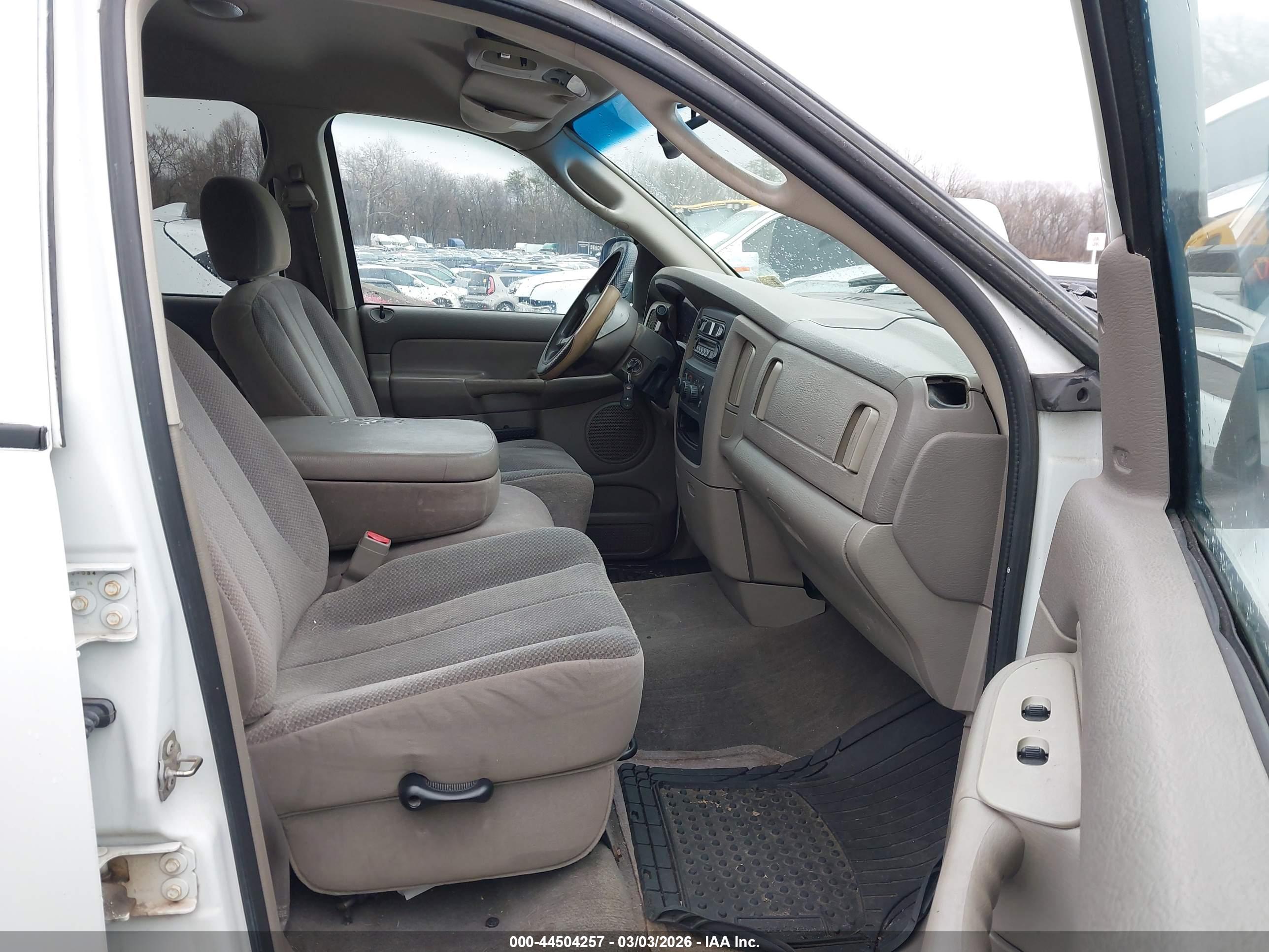 DODGE RAM image 5