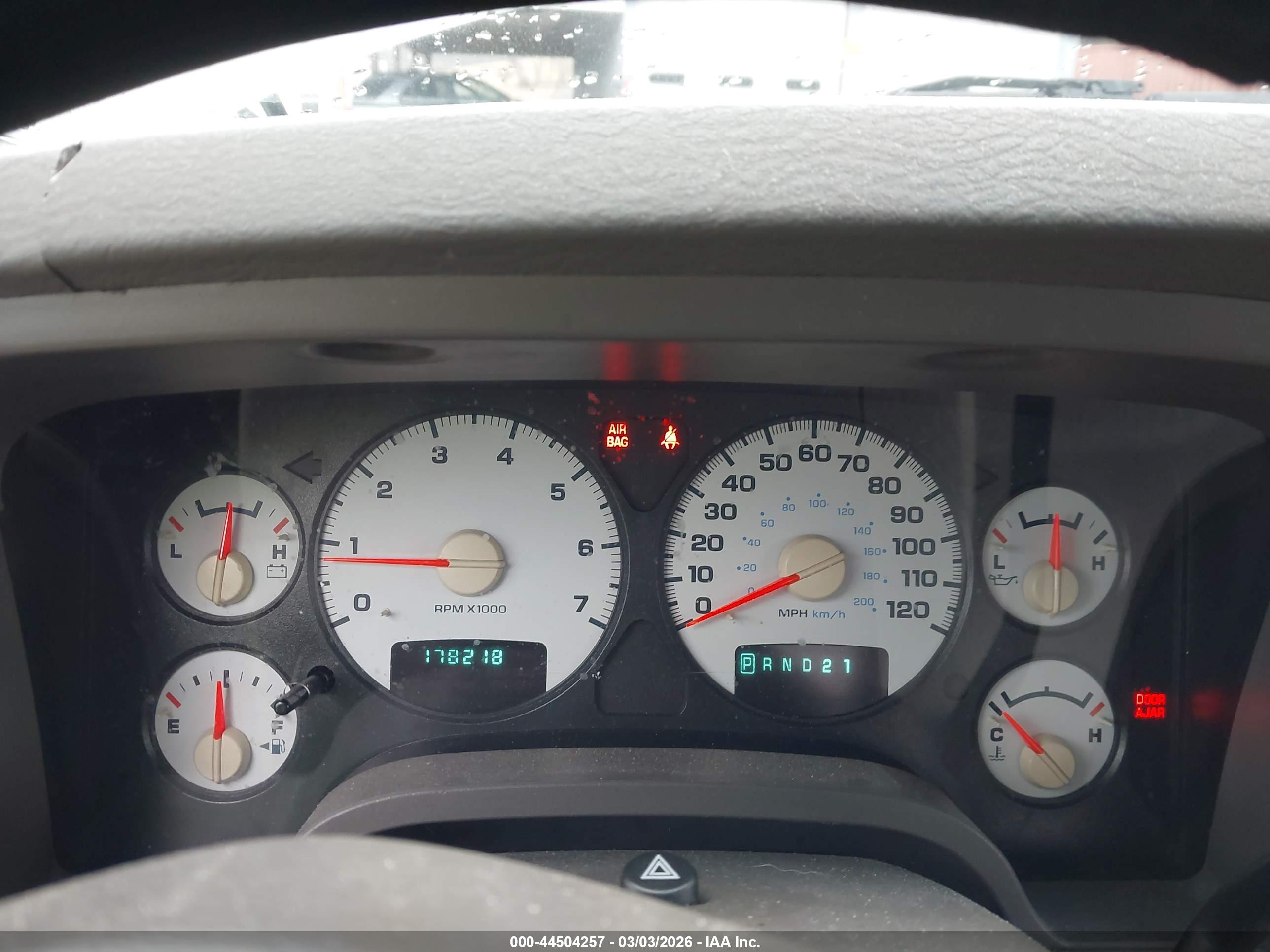 DODGE RAM image 7