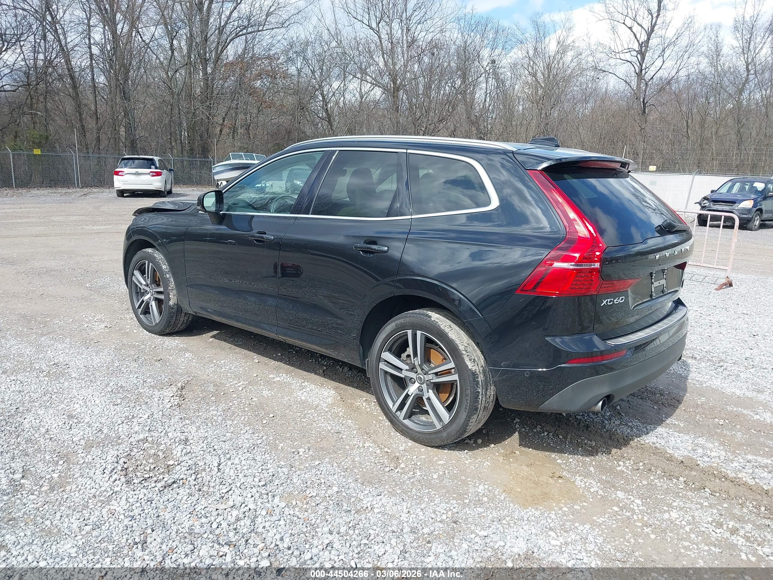VOLVO XC60 image 3