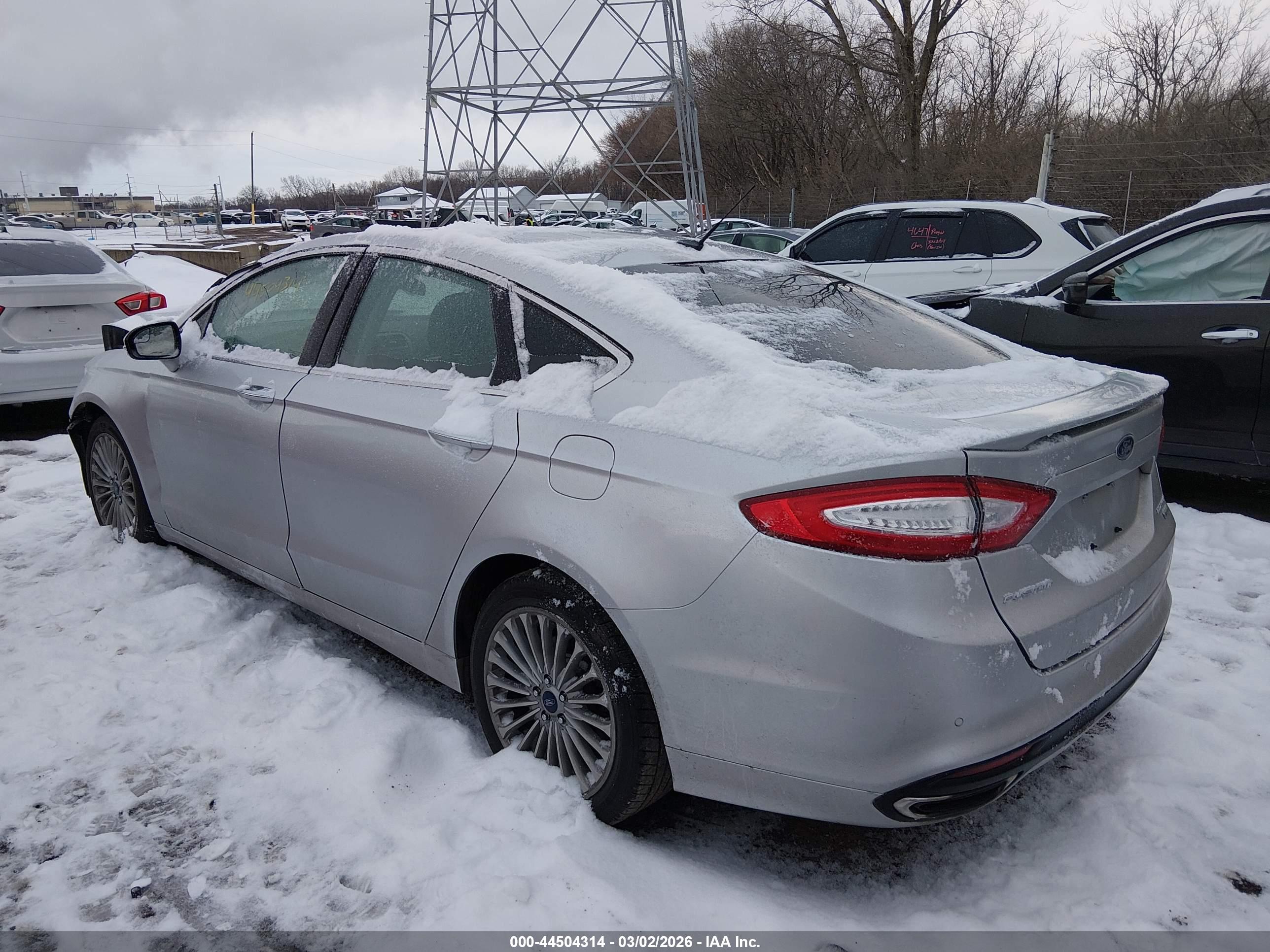 FORD FUSION image 3