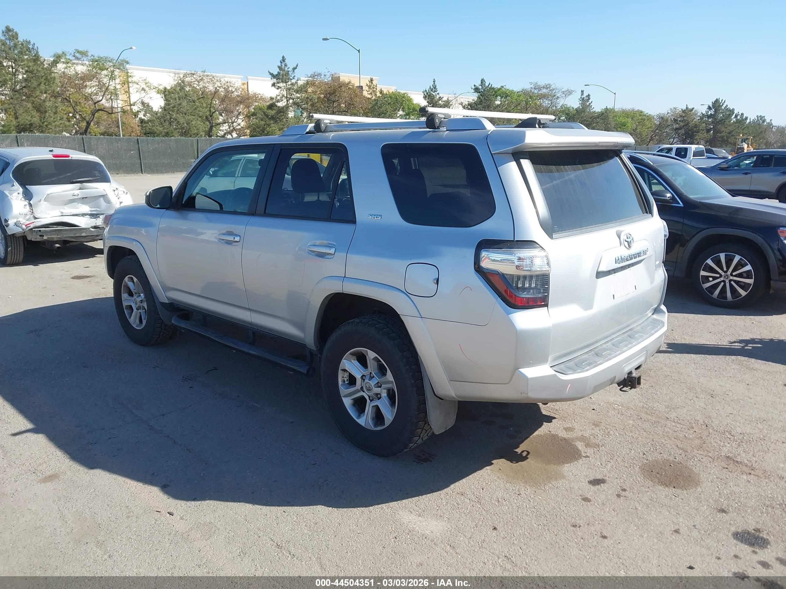 TOYOTA 4RUNNER image 3