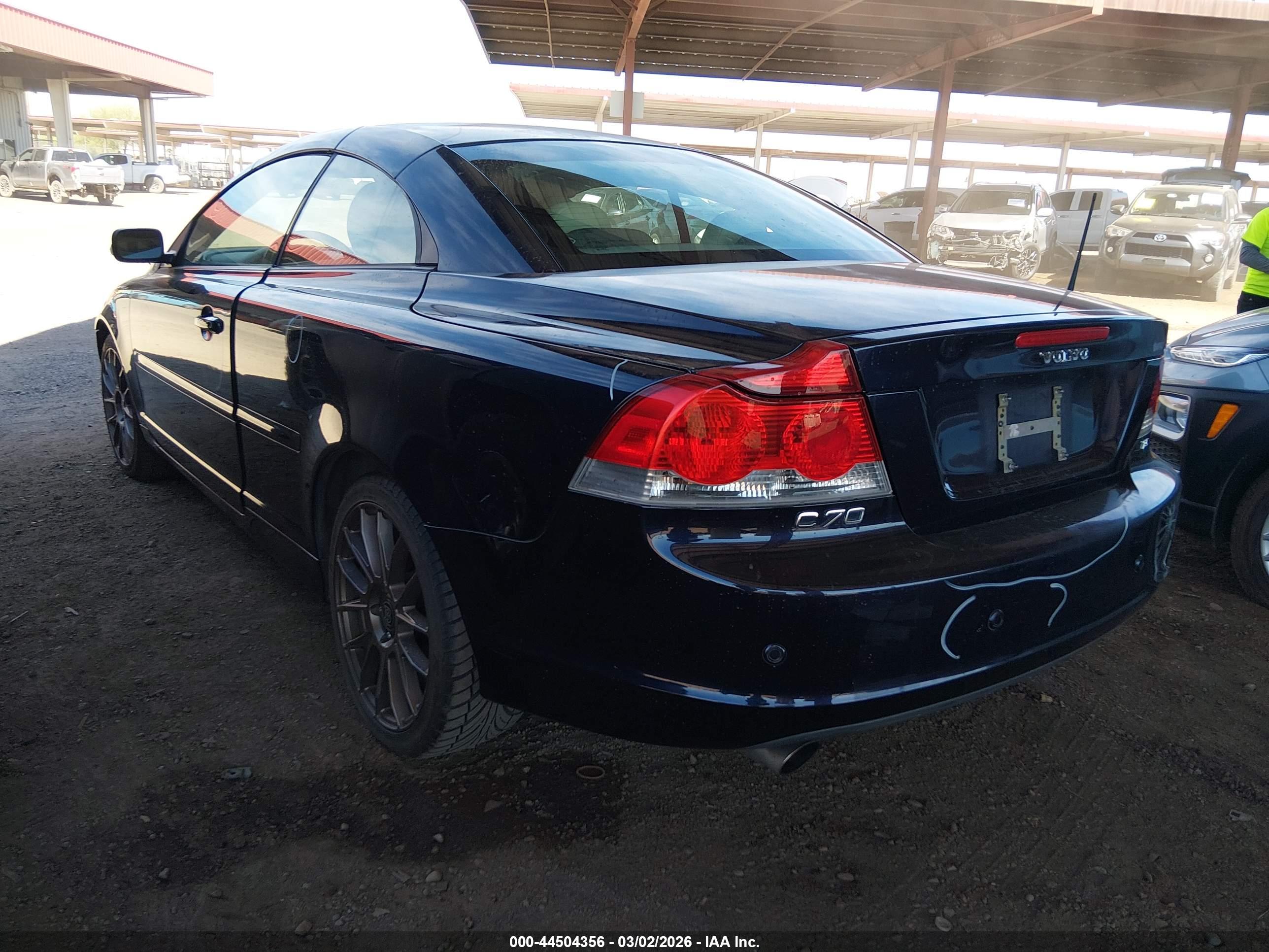 VOLVO C70 image 3