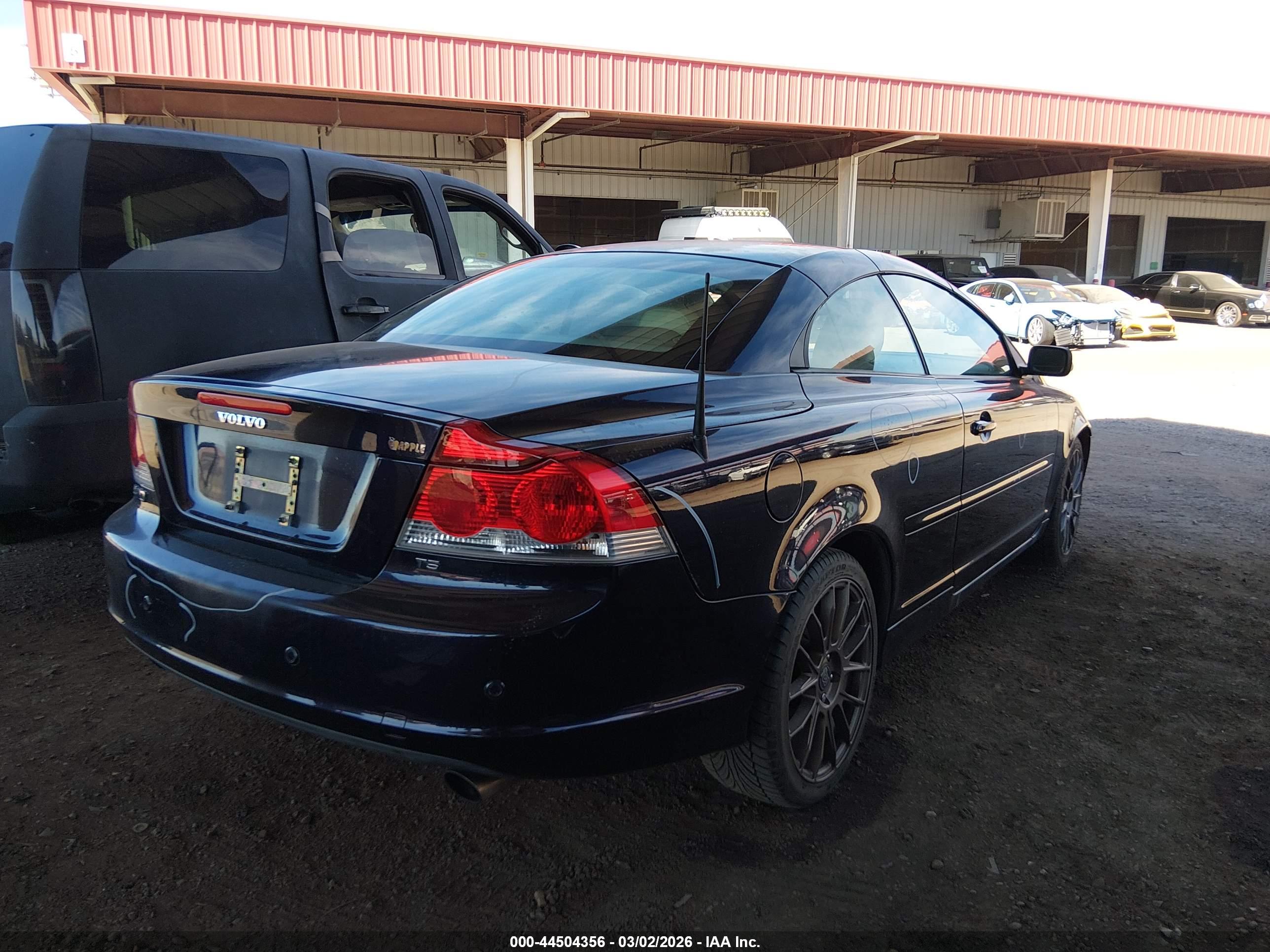 VOLVO C70 image 4