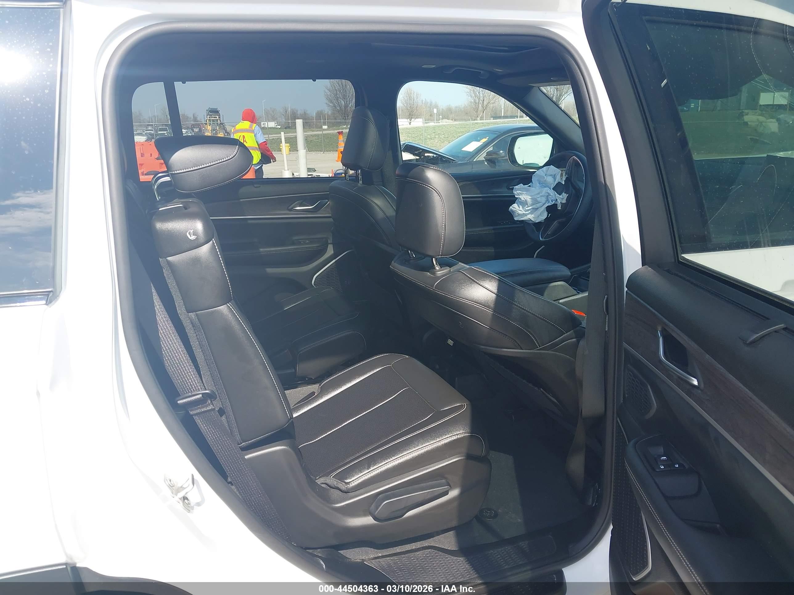 JEEP GRAND image 8