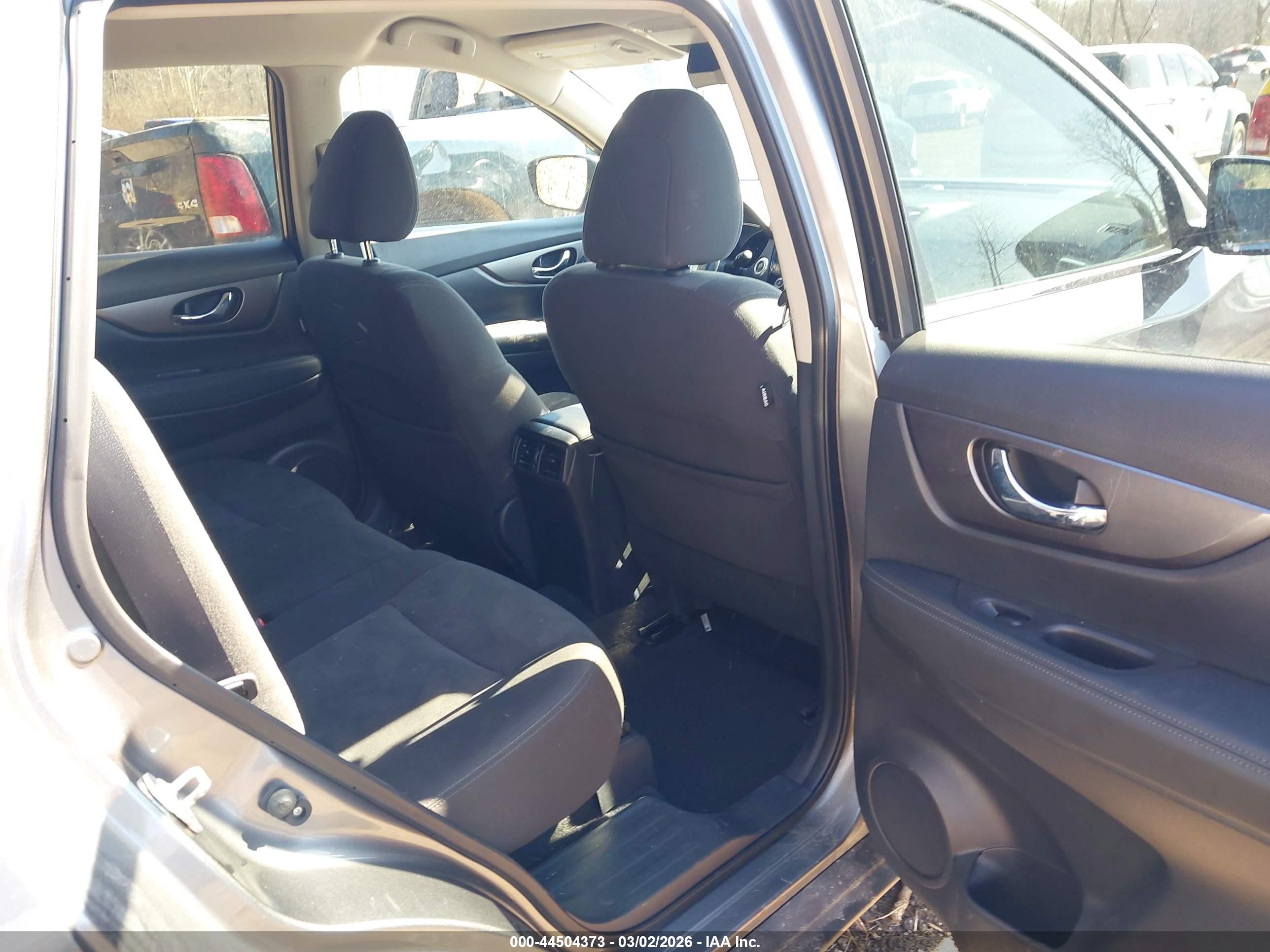 NISSAN ROGUE image 8