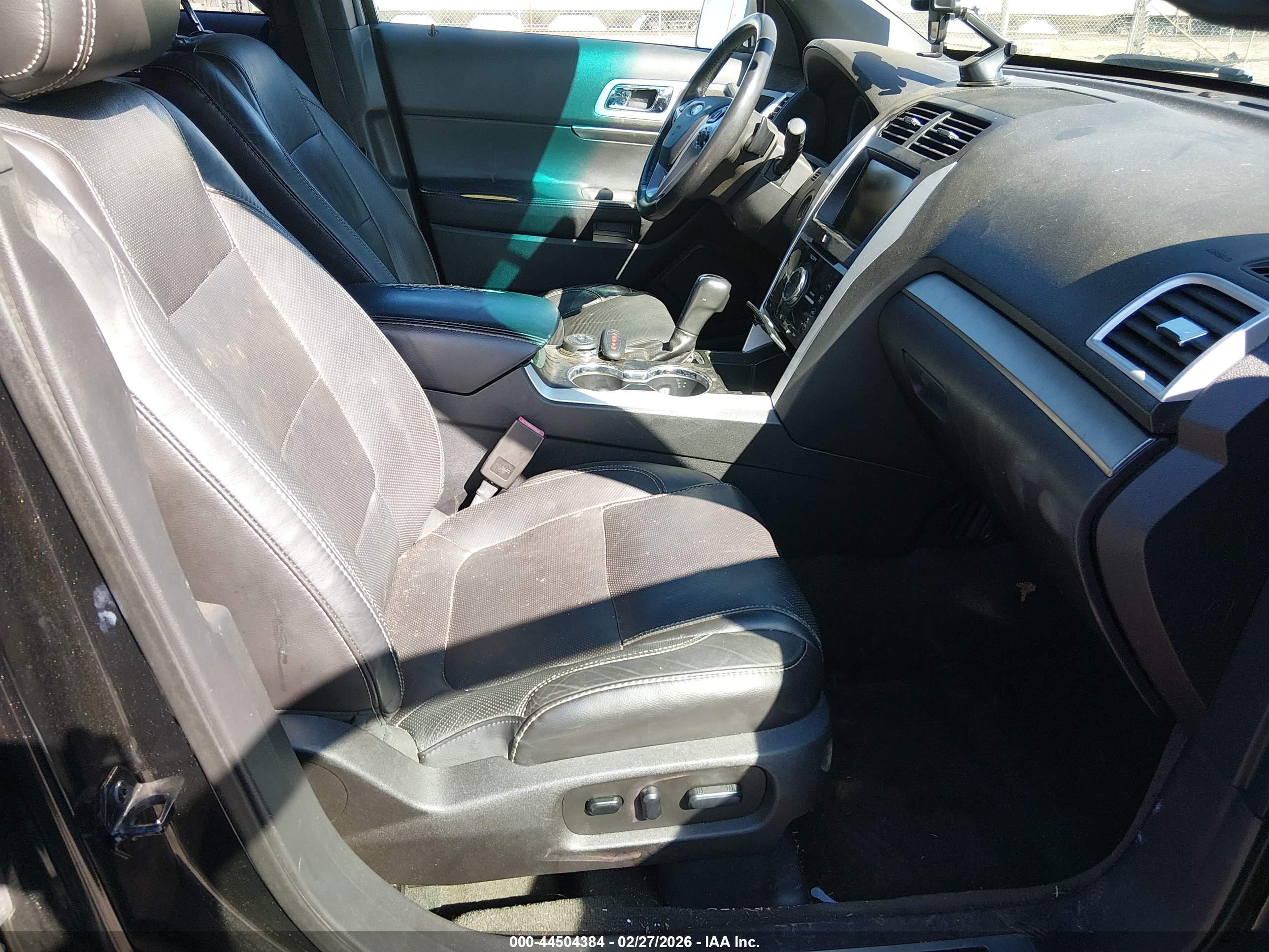 FORD EXPLORER image 5