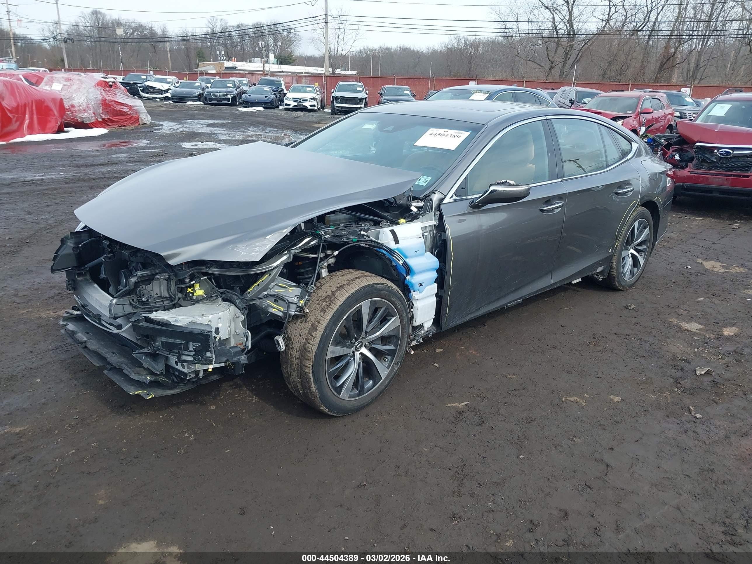 LEXUS LS image 2