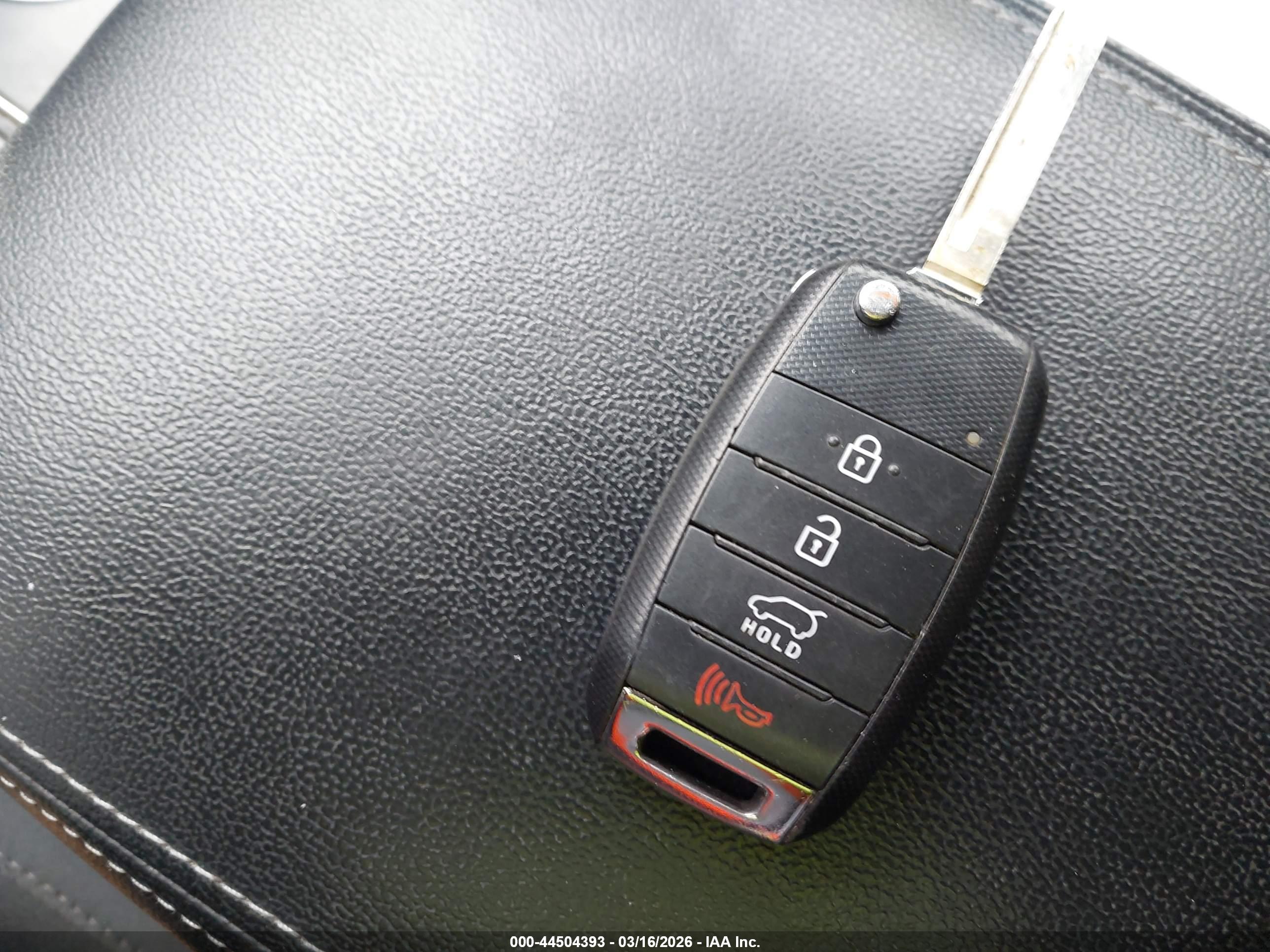 KIA SORENTO image 11