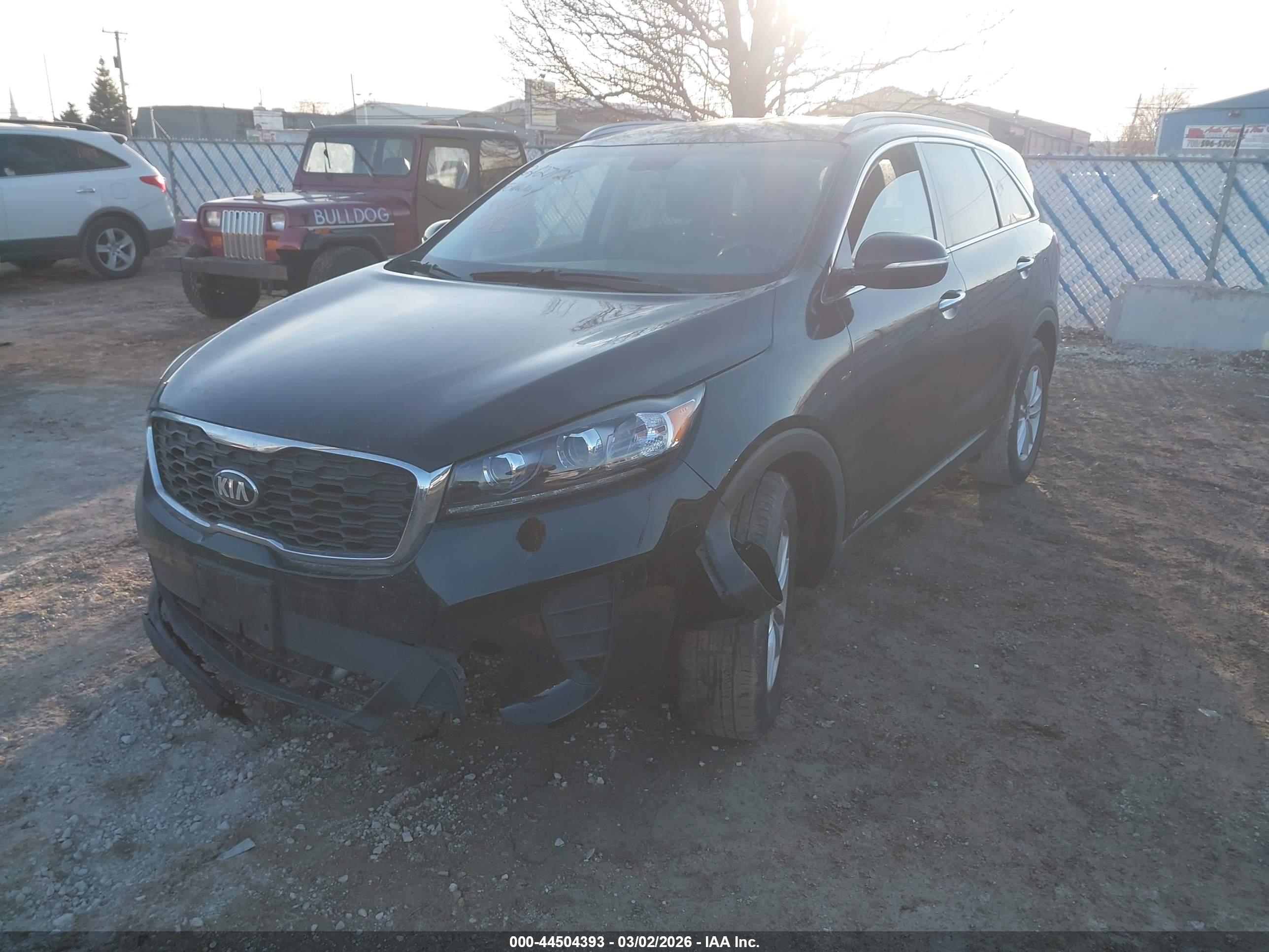 KIA SORENTO image 2