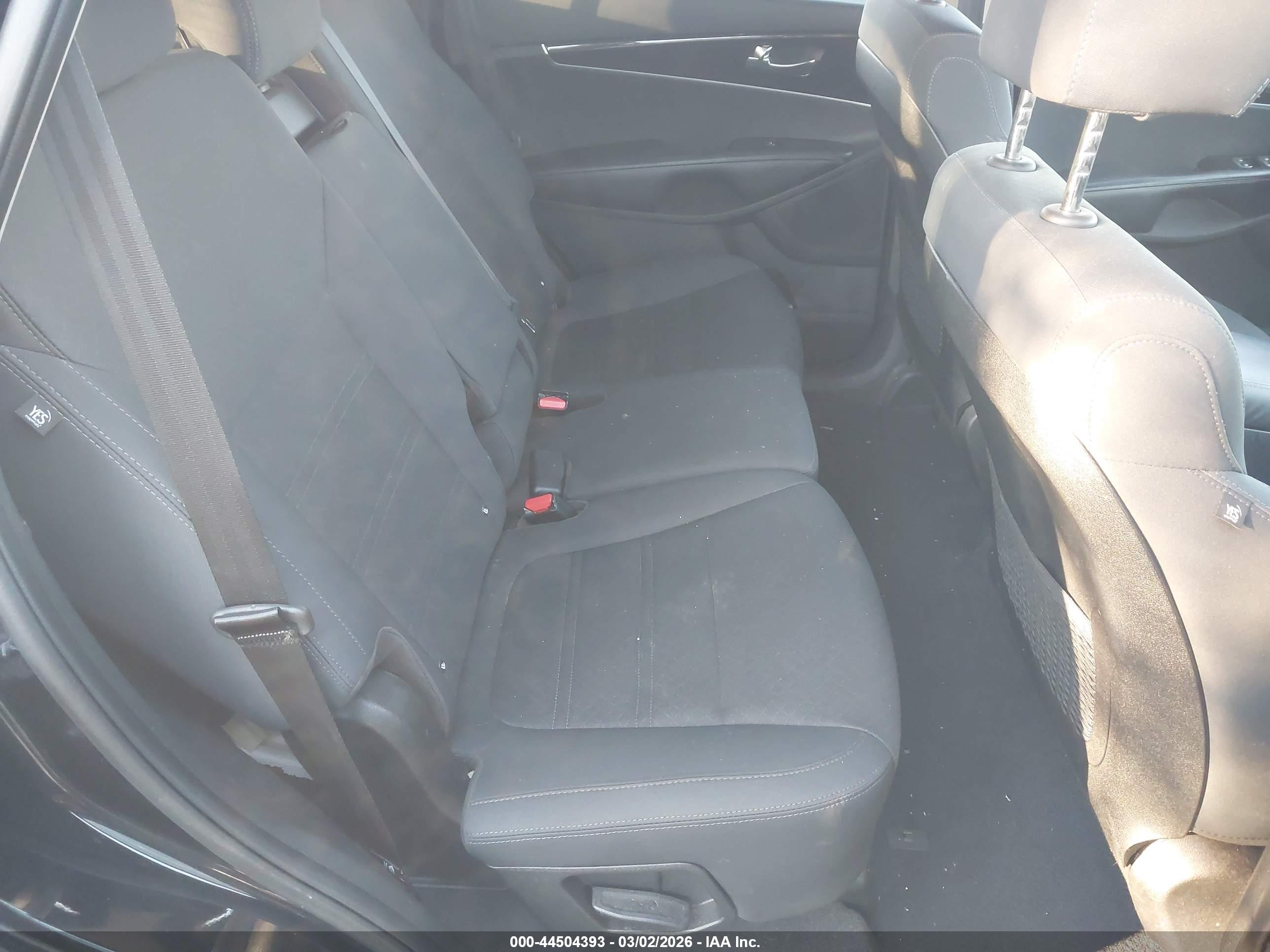 KIA SORENTO image 8