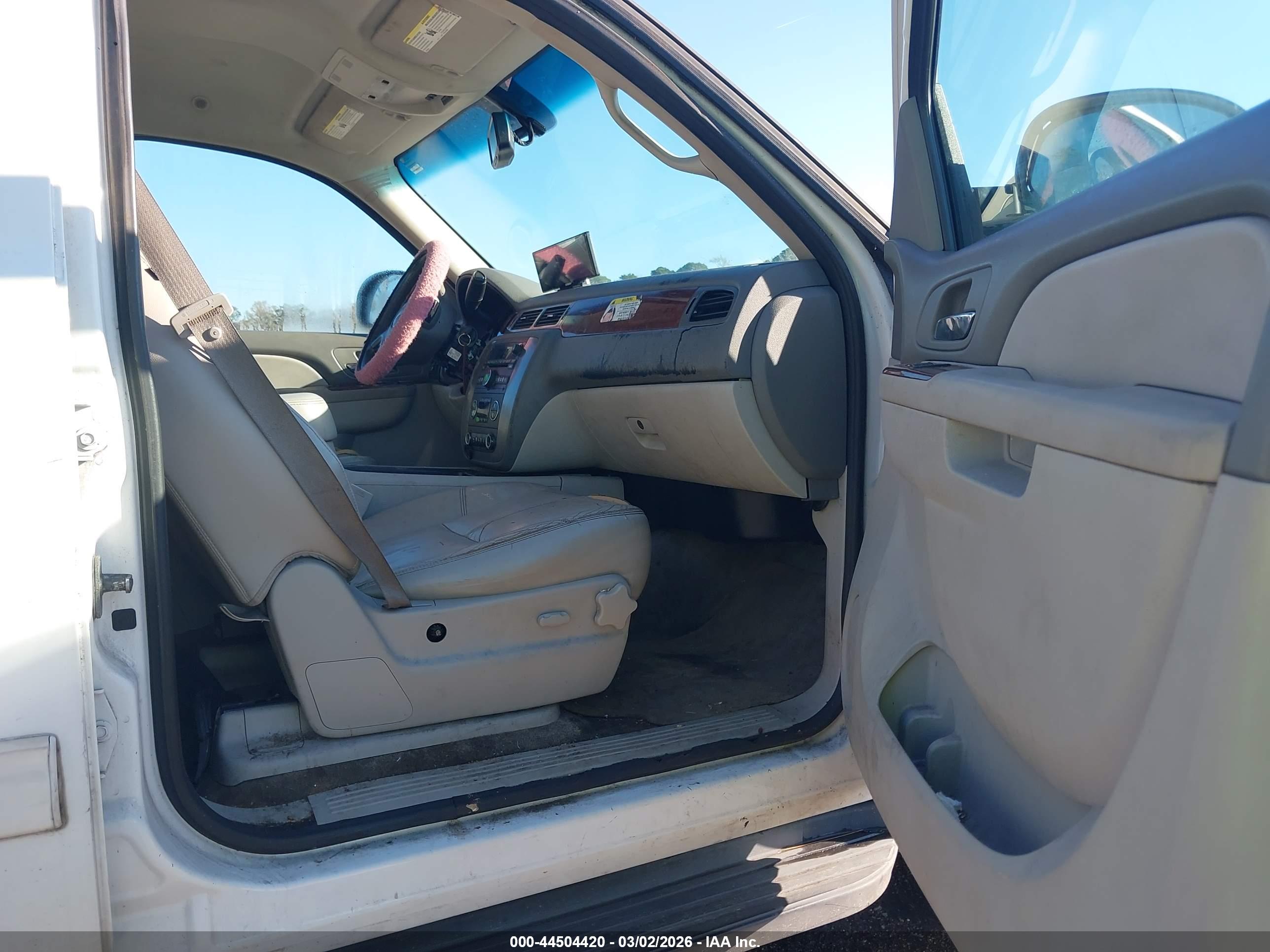 GMC YUKON image 5