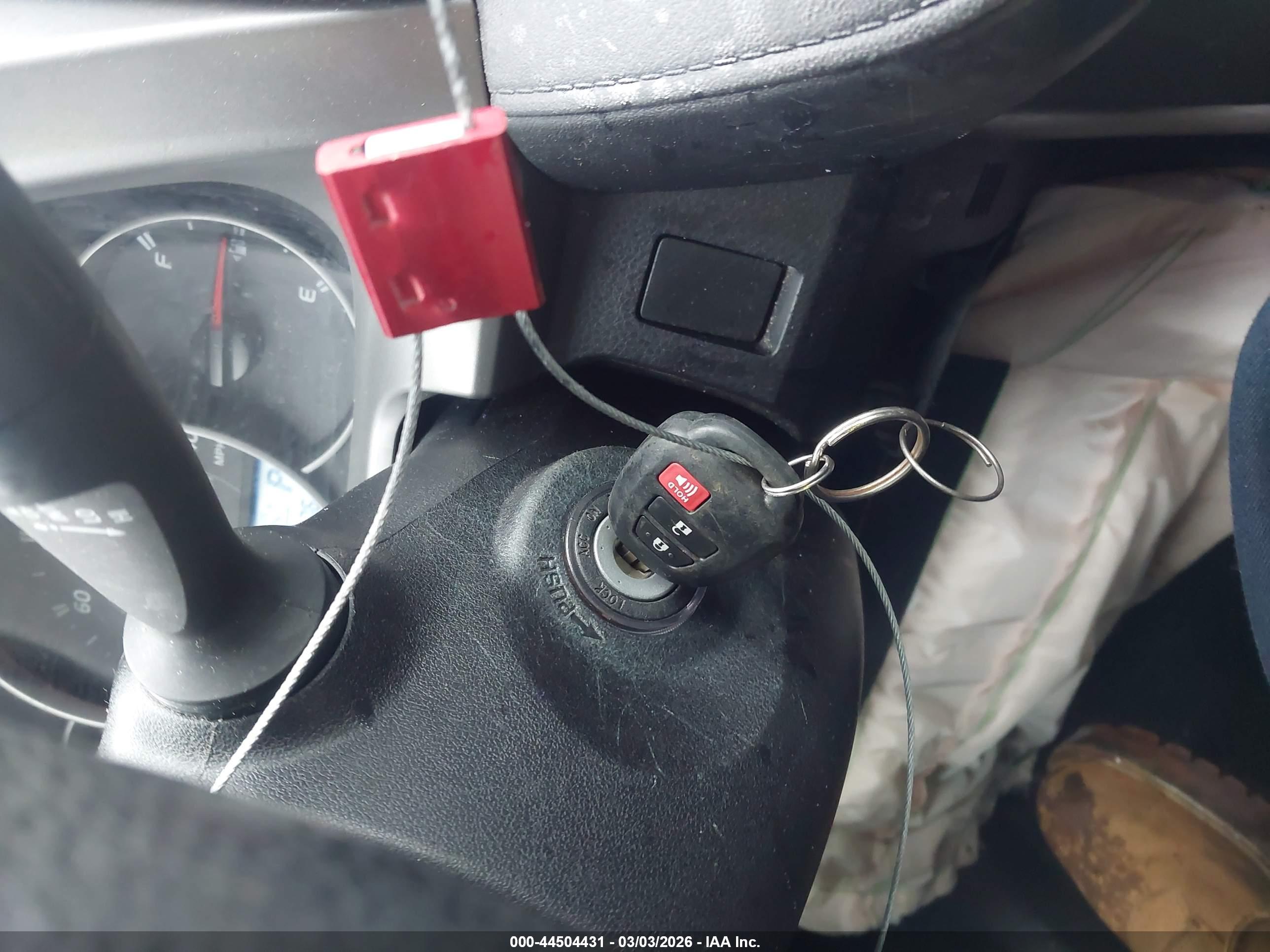 TOYOTA RAV4 image 11