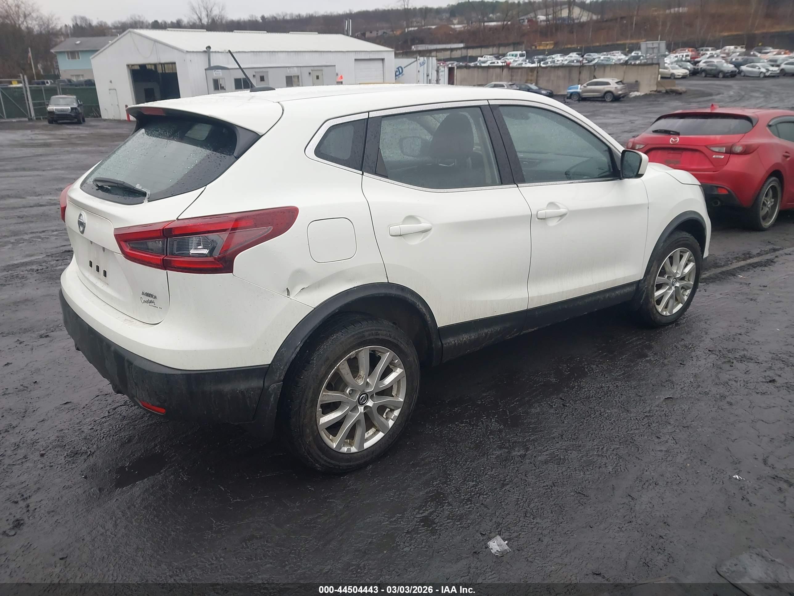 NISSAN ROGUE image 4