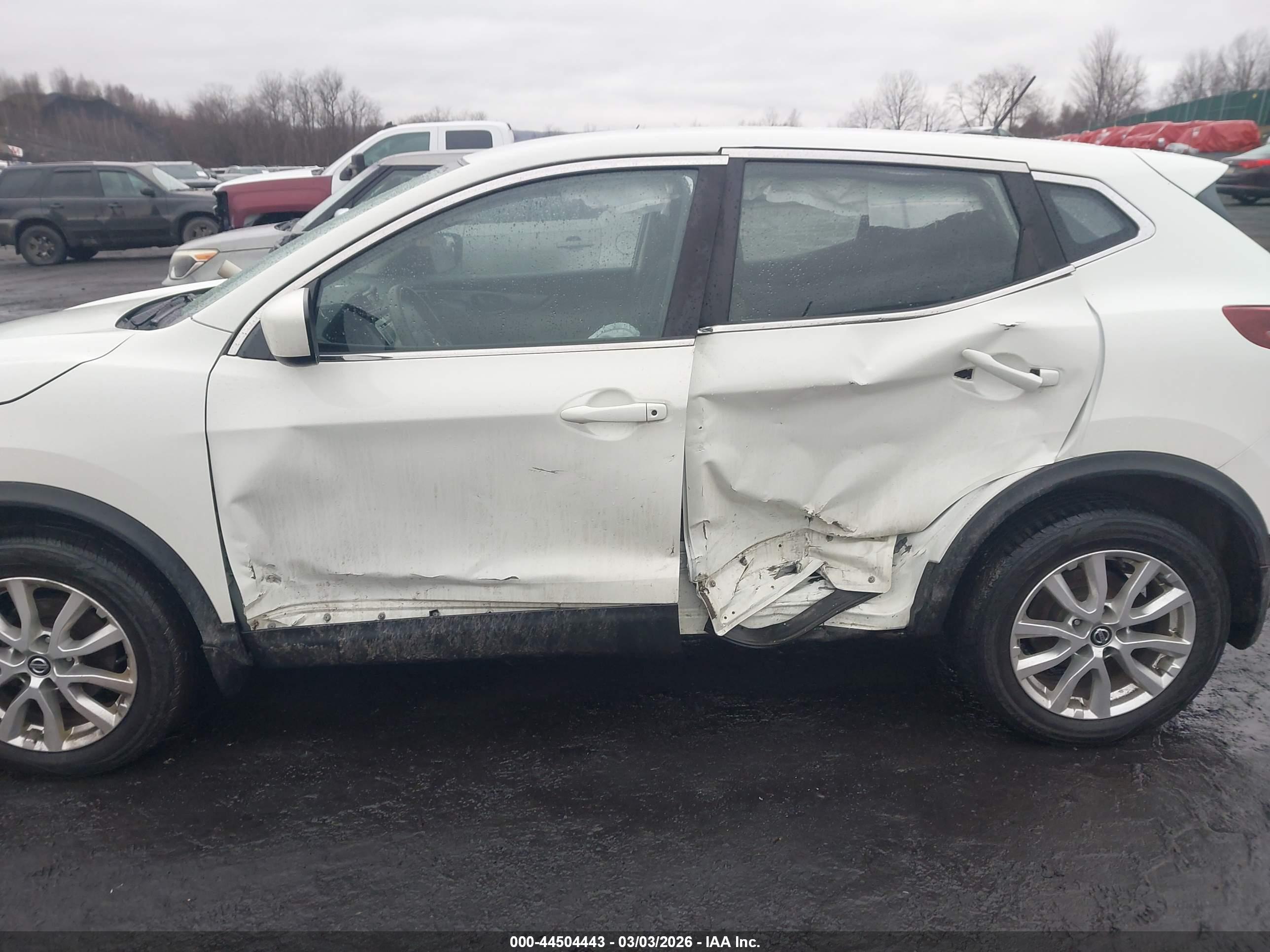 NISSAN ROGUE image 6