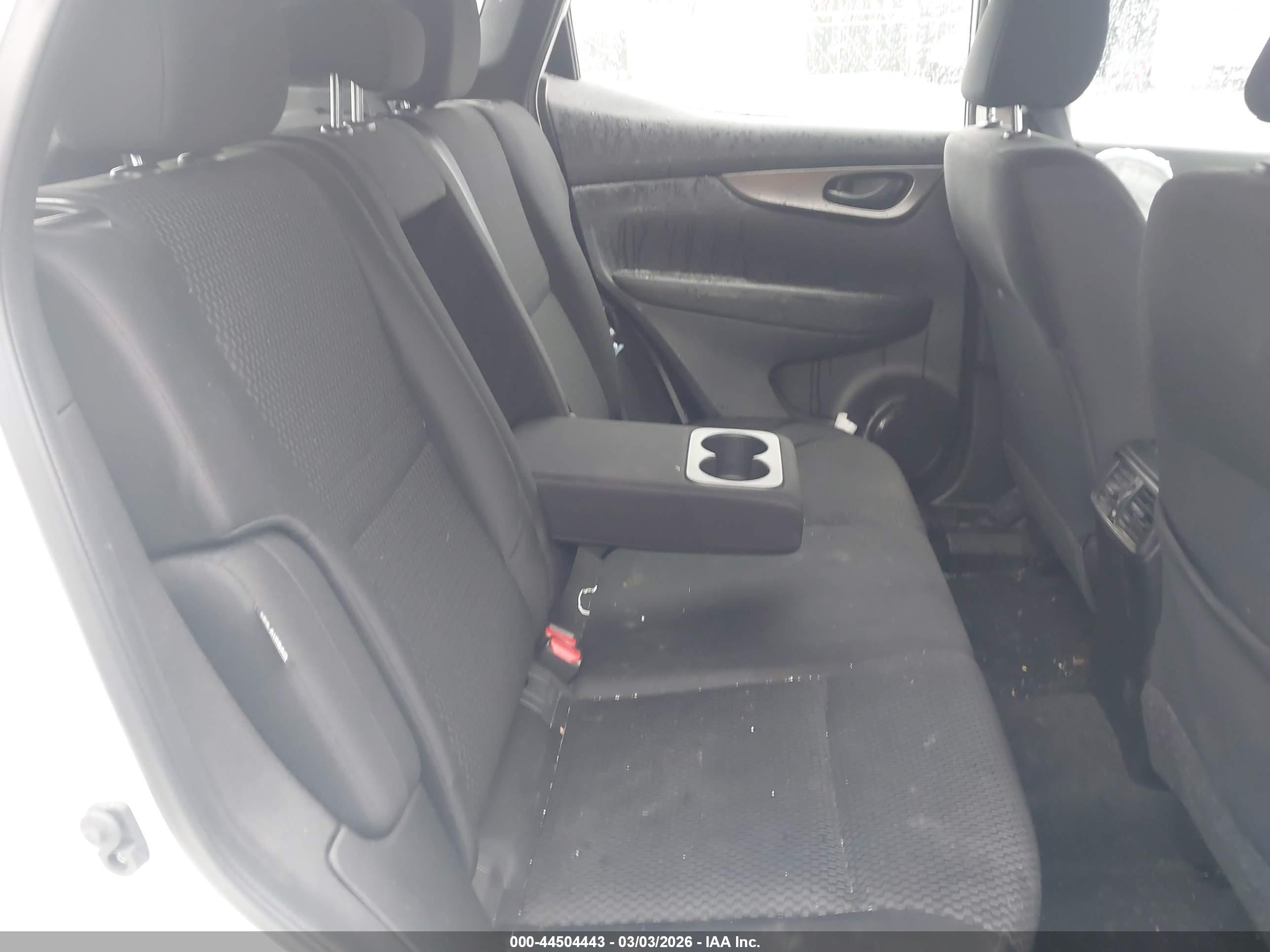 NISSAN ROGUE image 8
