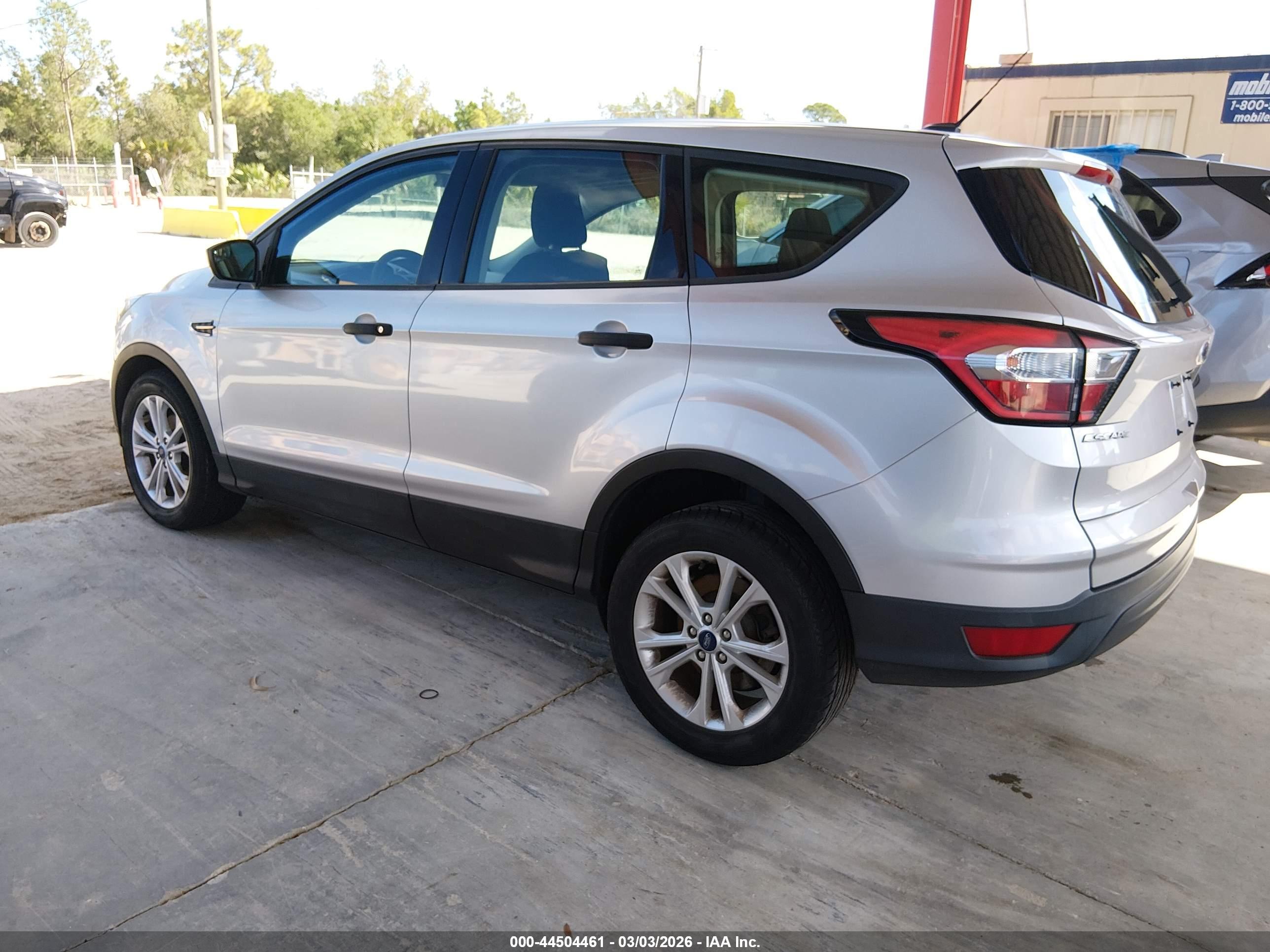 FORD ESCAPE image 3