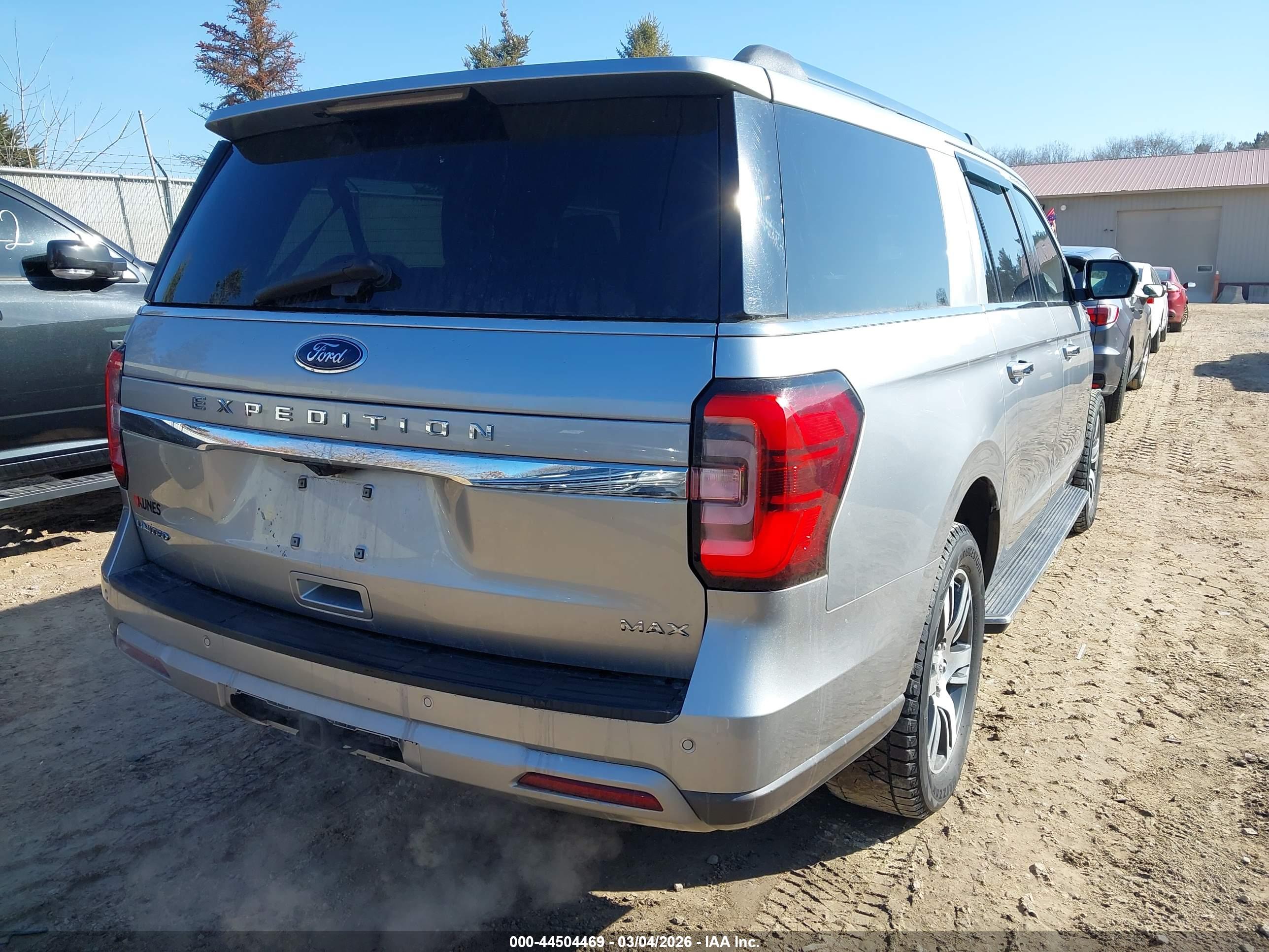 FORD EXPEDITION image 4