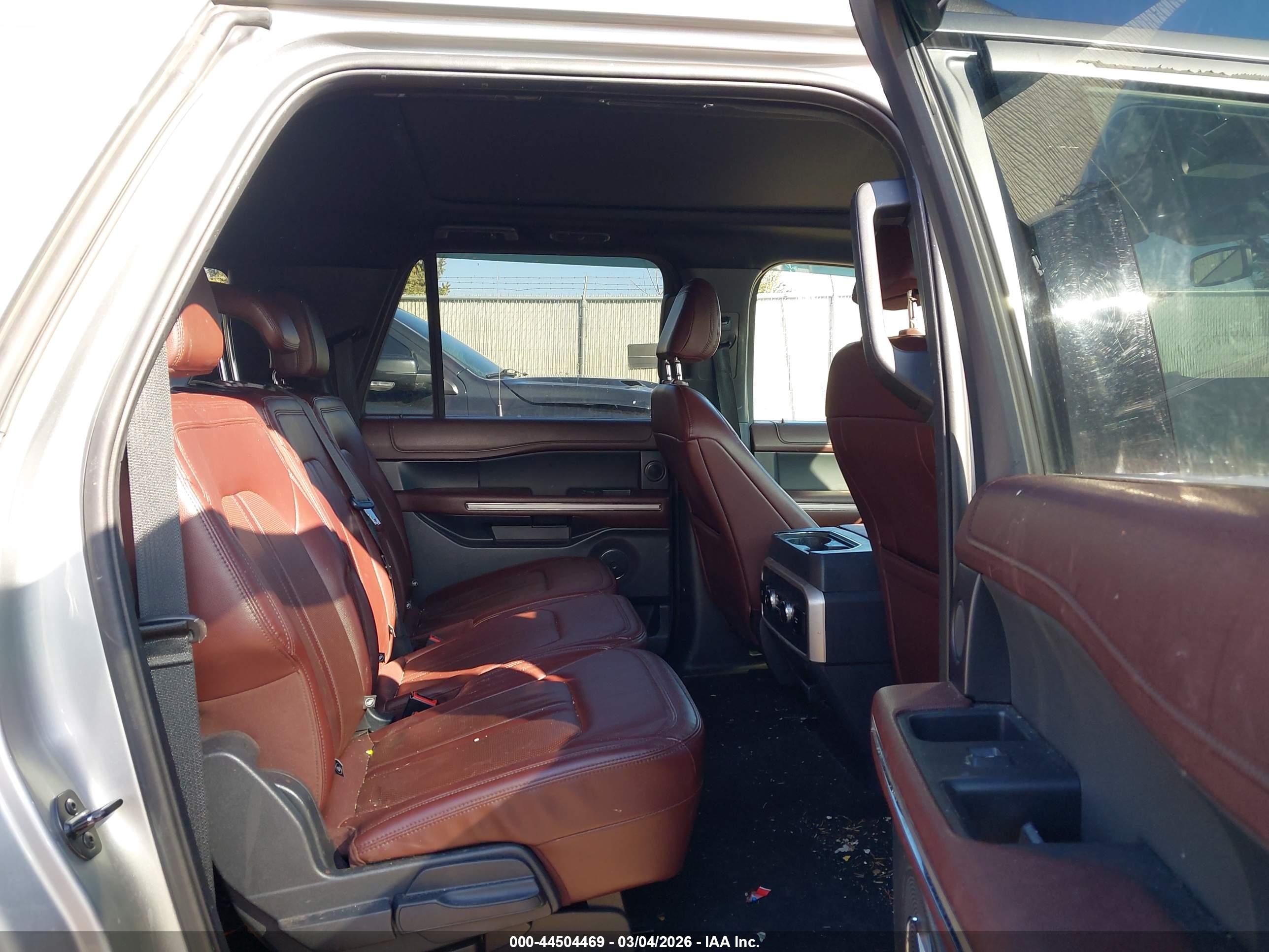 FORD EXPEDITION image 8
