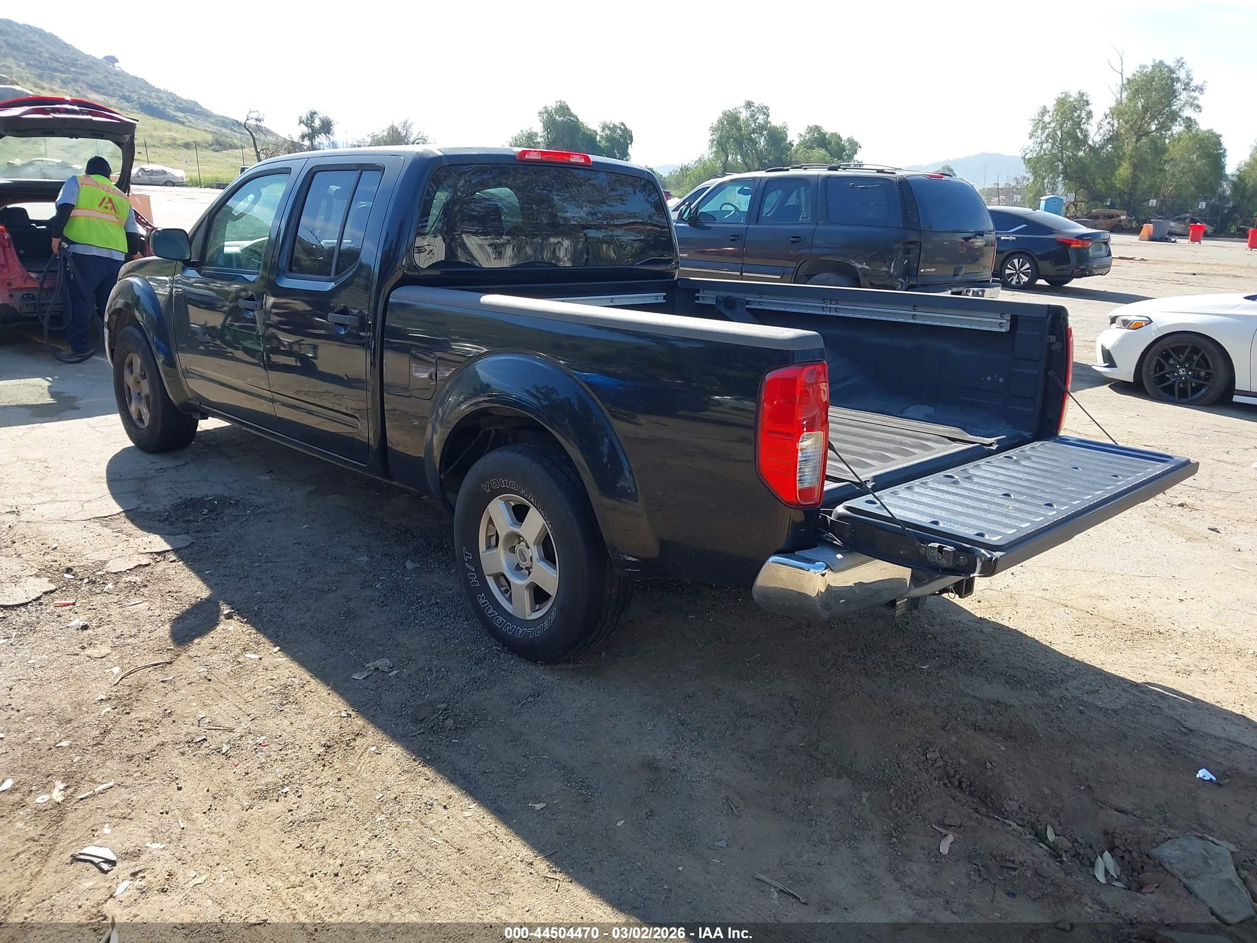 NISSAN FRONTIER image 3