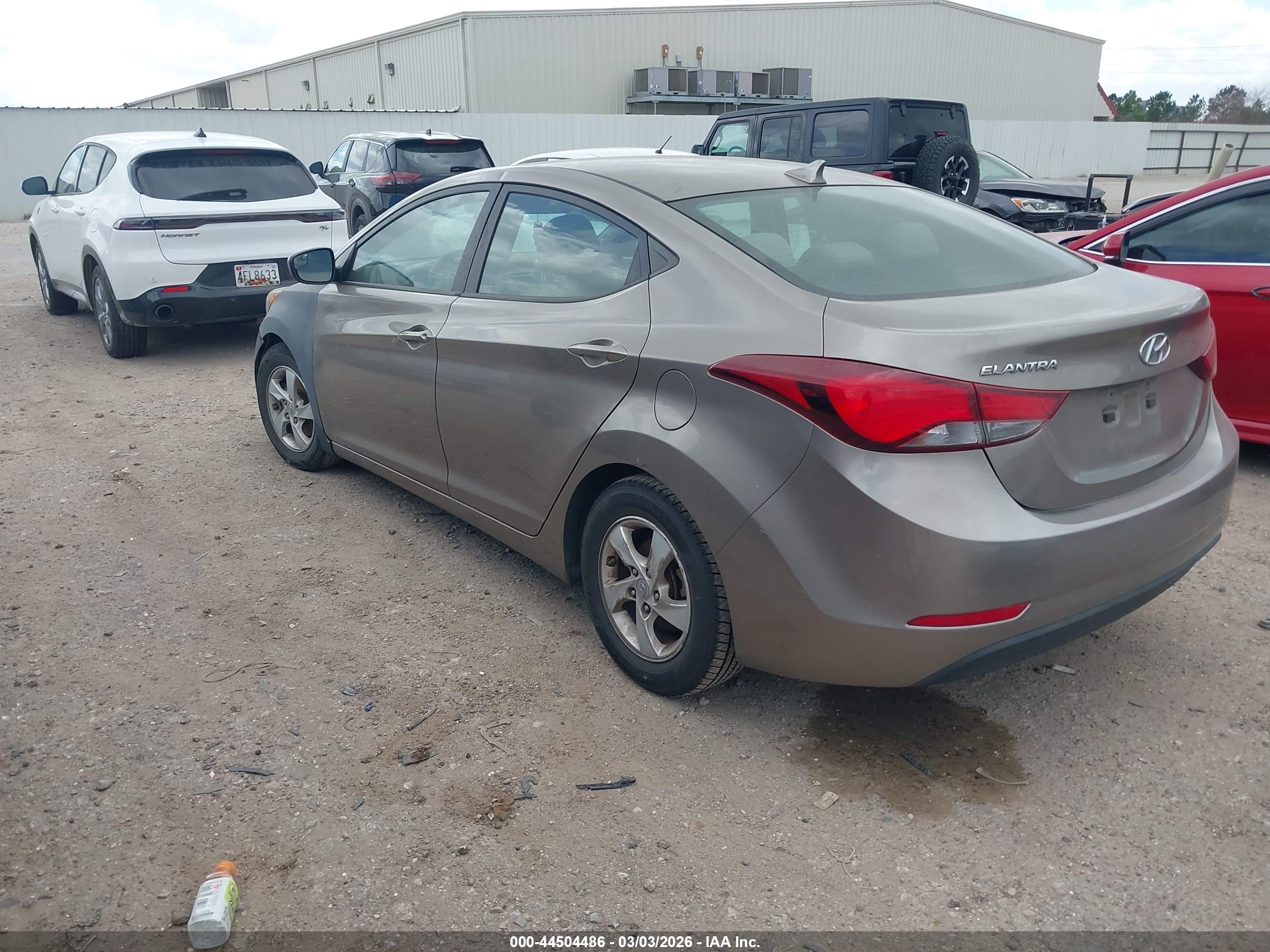 HYUNDAI ELANTRA image 3