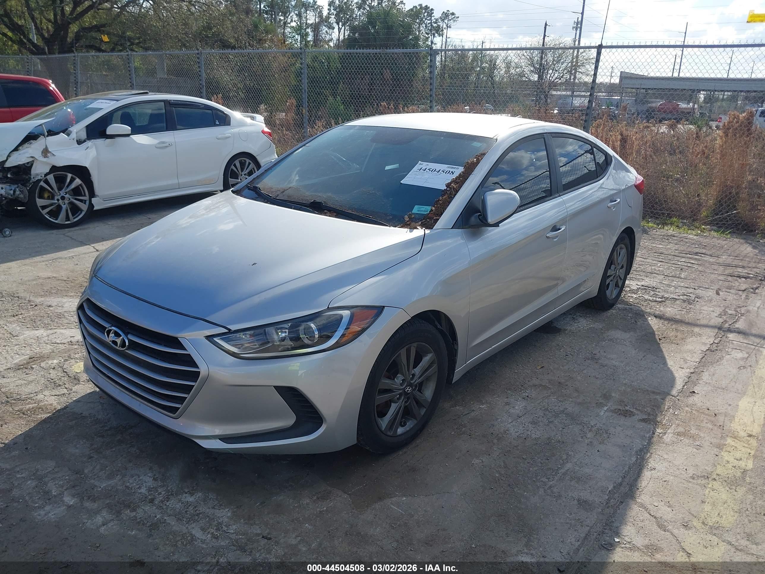 HYUNDAI ELANTRA image 2