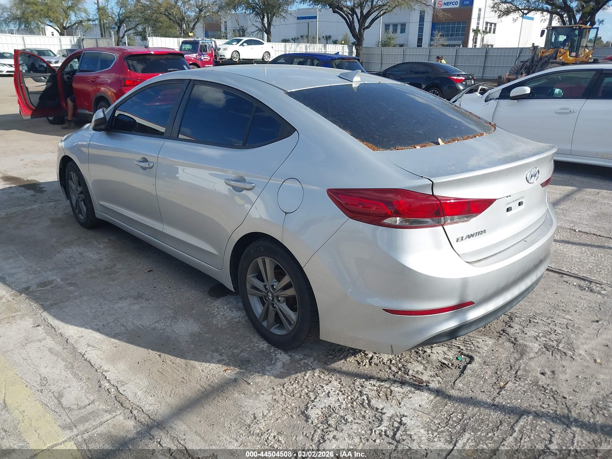 HYUNDAI ELANTRA image 3
