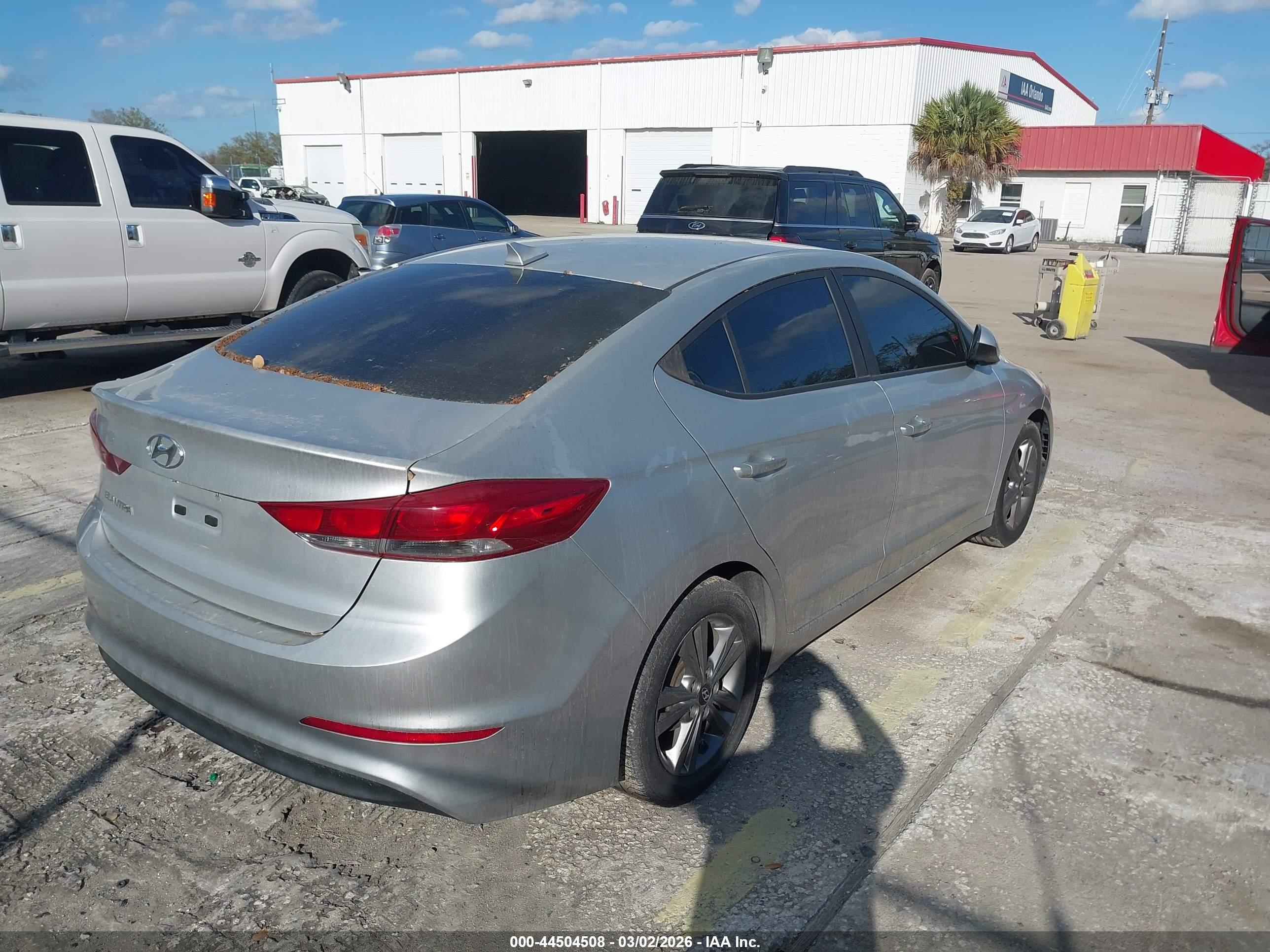 HYUNDAI ELANTRA image 4