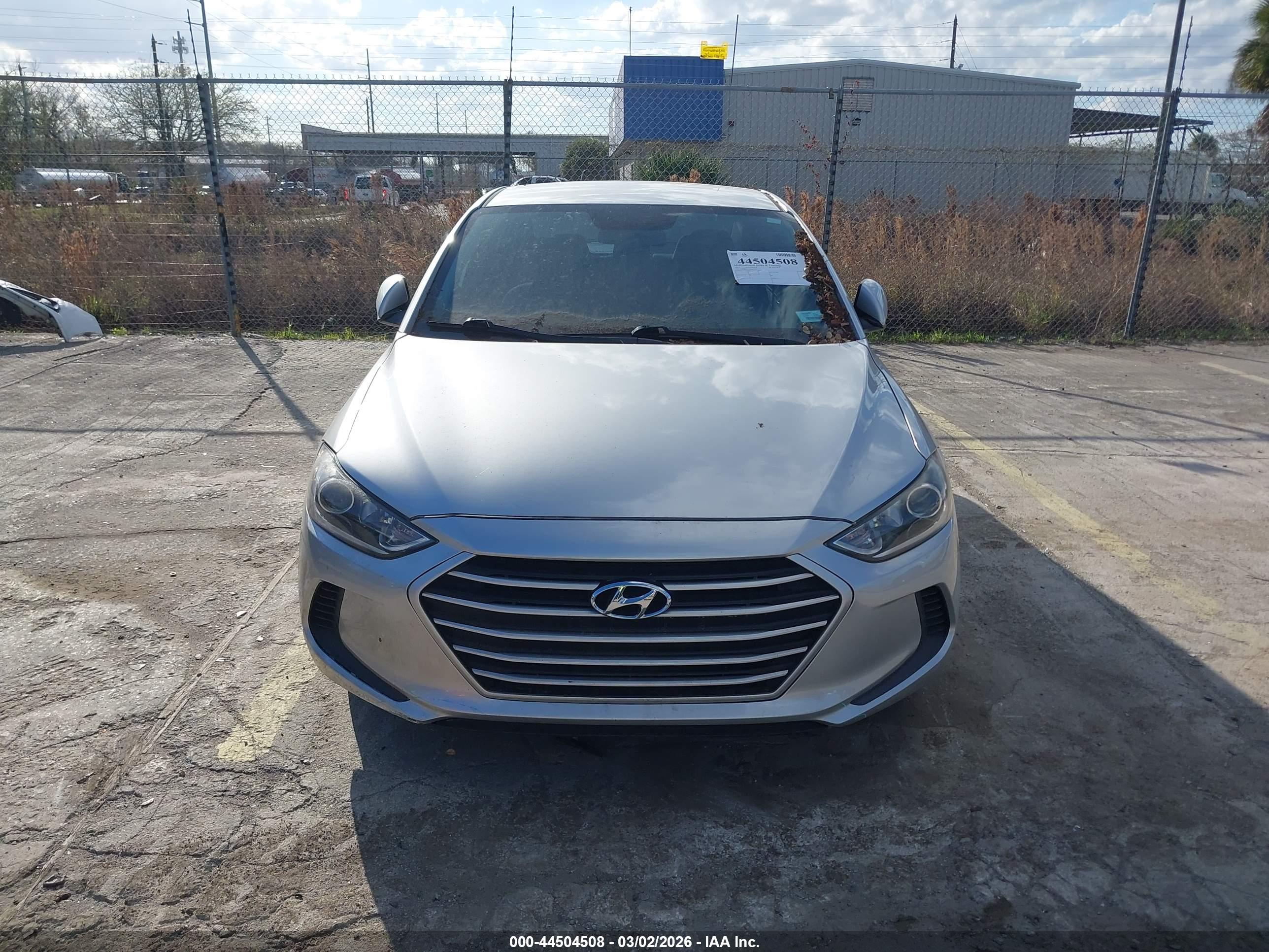 HYUNDAI ELANTRA image 6