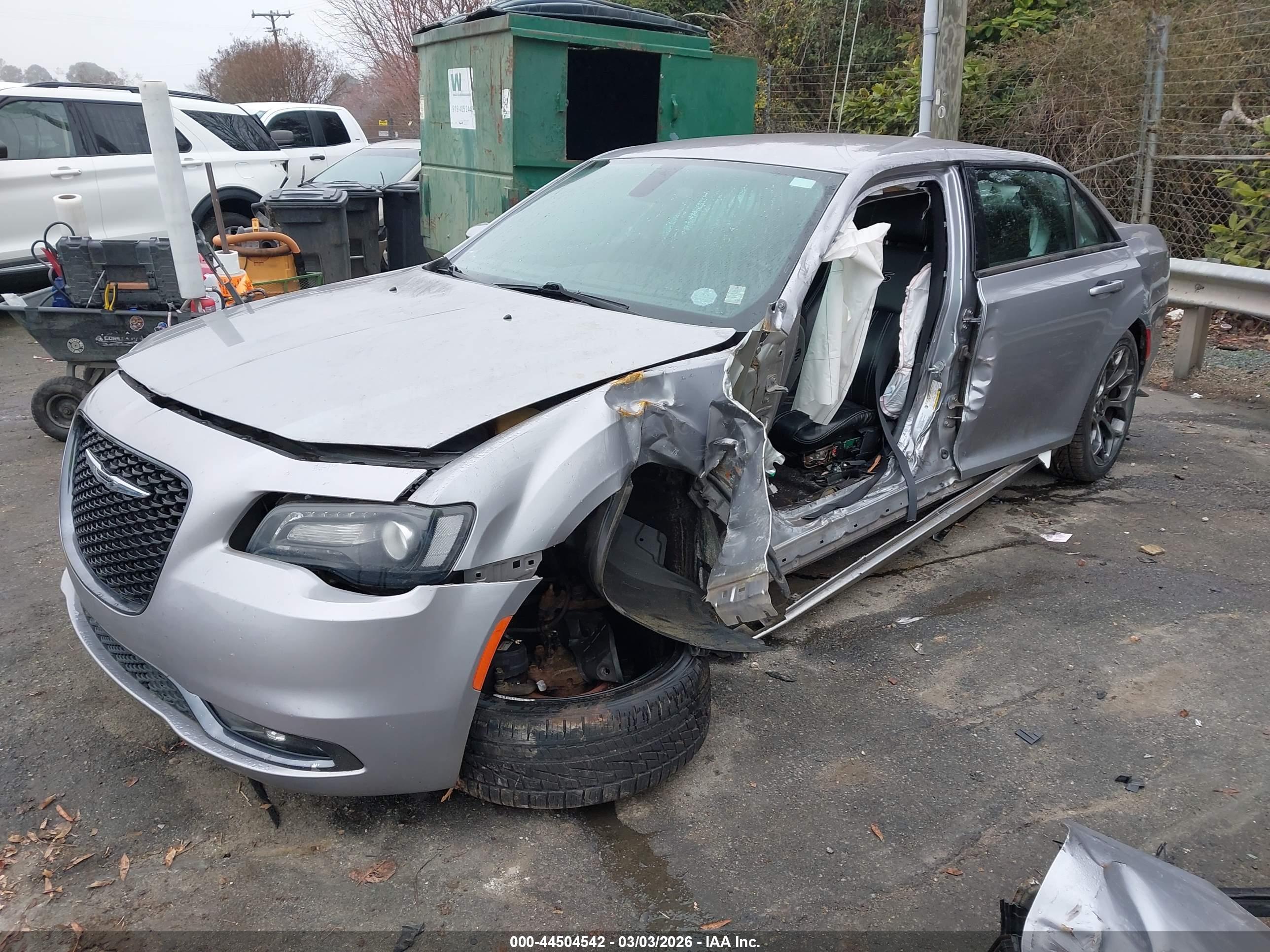 CHRYSLER 300 image 2