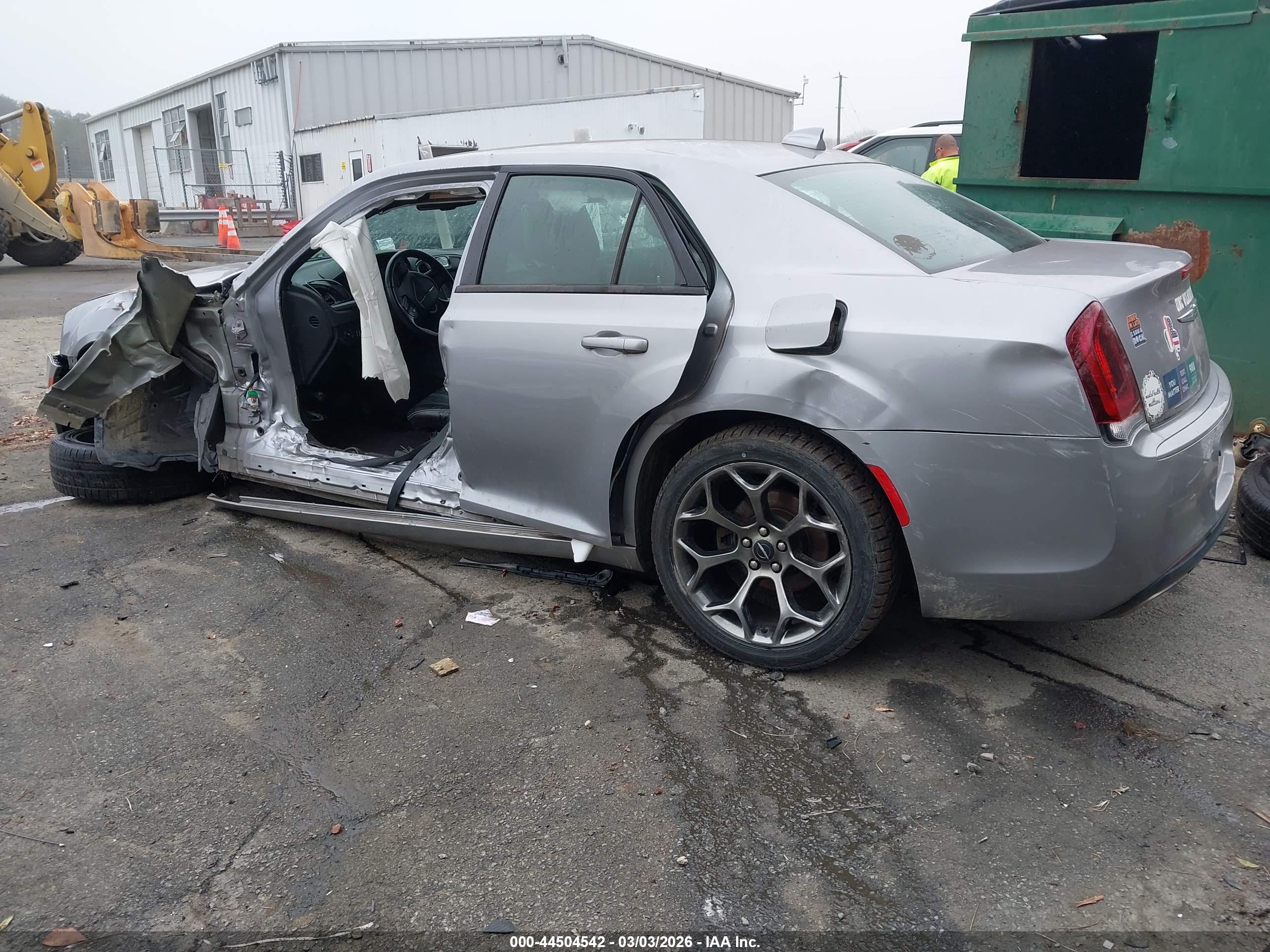 CHRYSLER 300 image 3