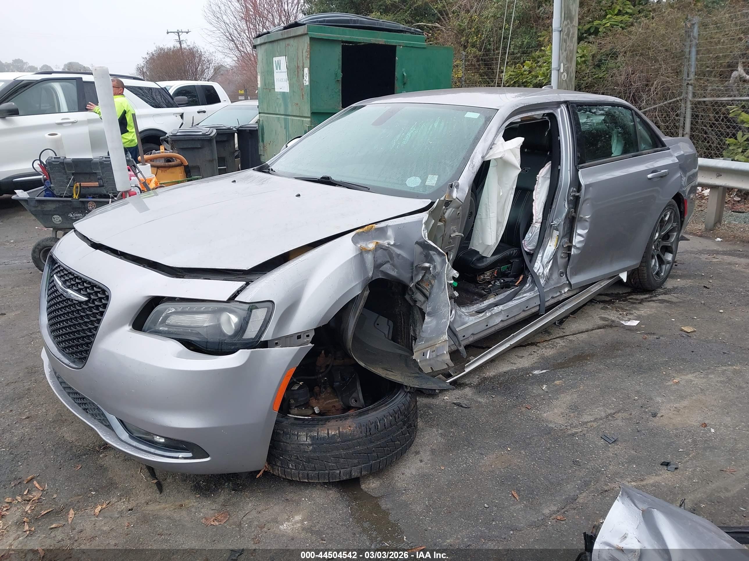 CHRYSLER 300 image 6