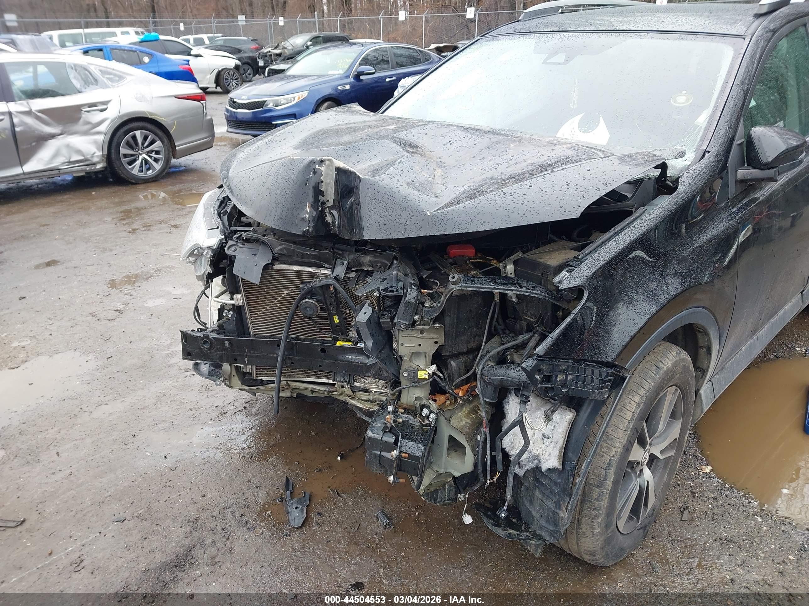 TOYOTA RAV4 image 6