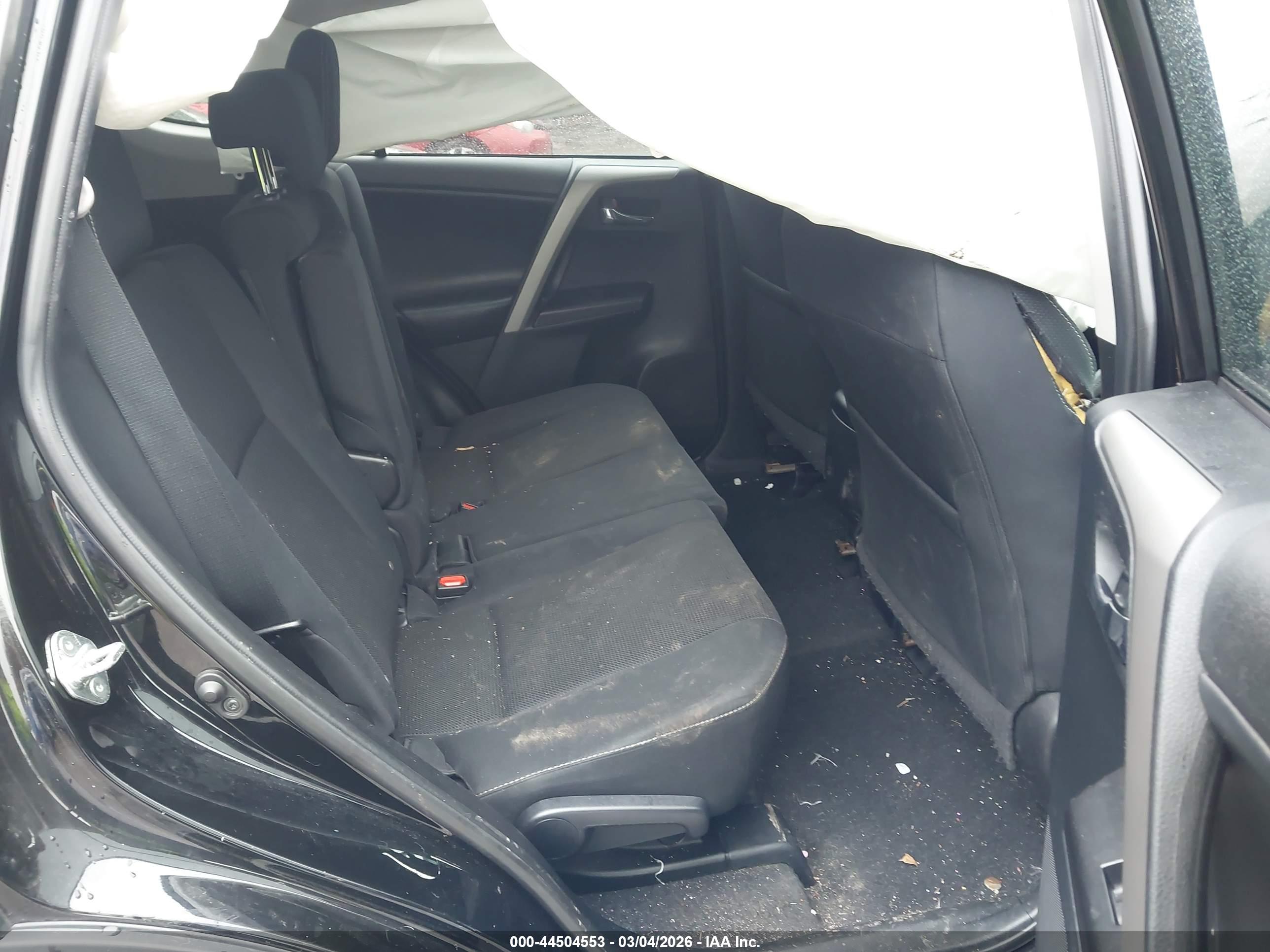 TOYOTA RAV4 image 8