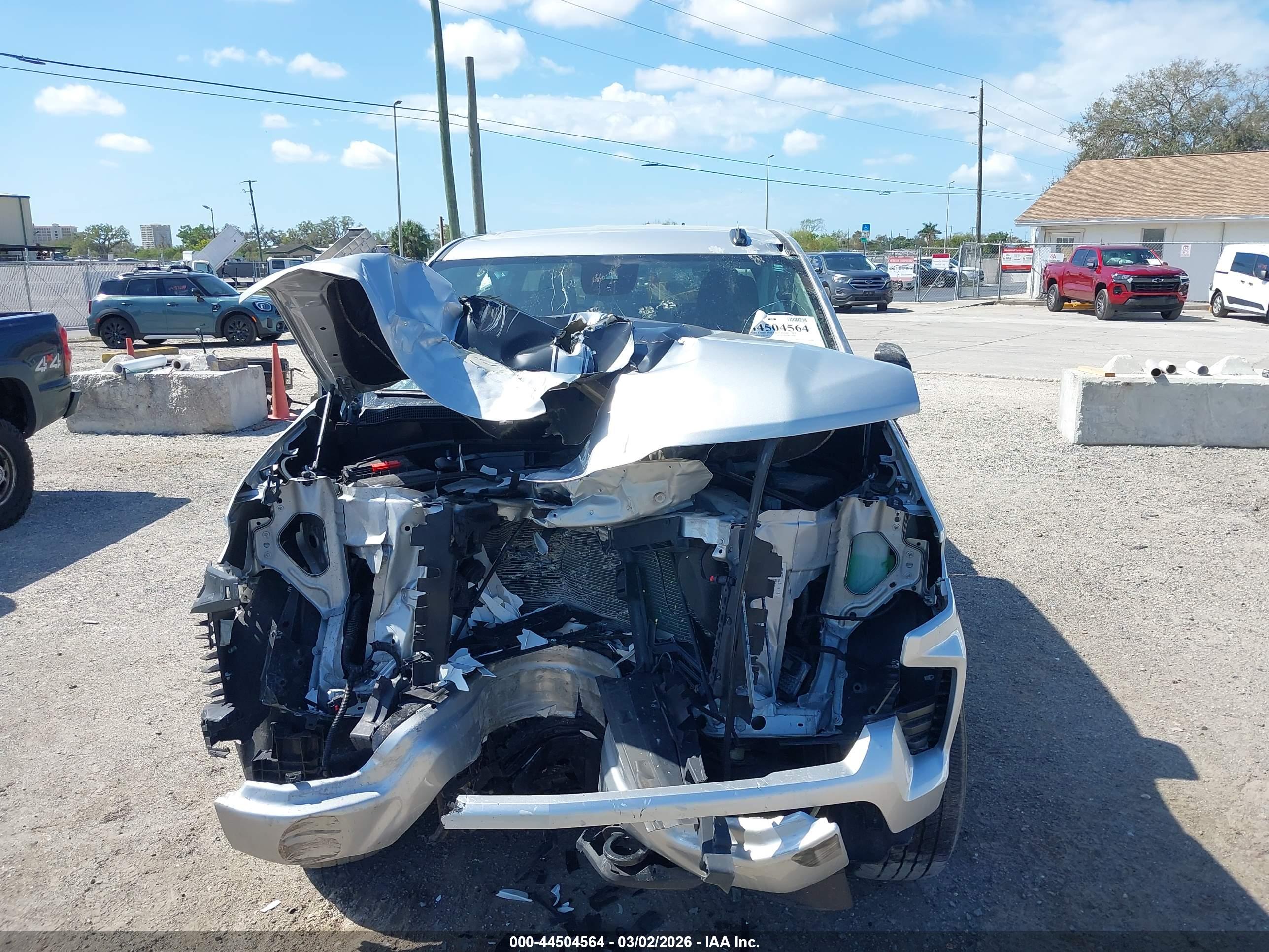 CHEVROLET SILVERADO image 6