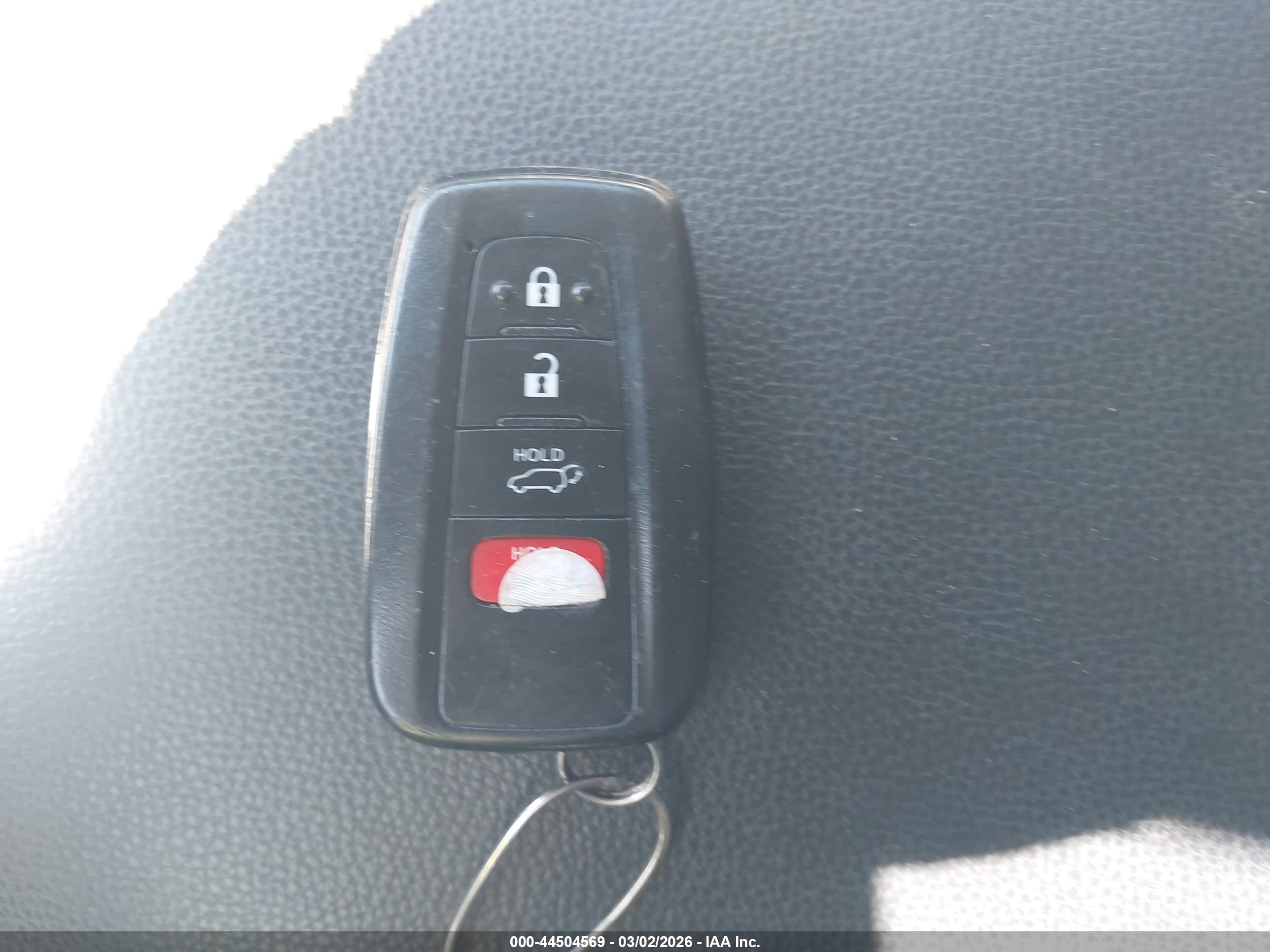 TOYOTA RAV4 image 11