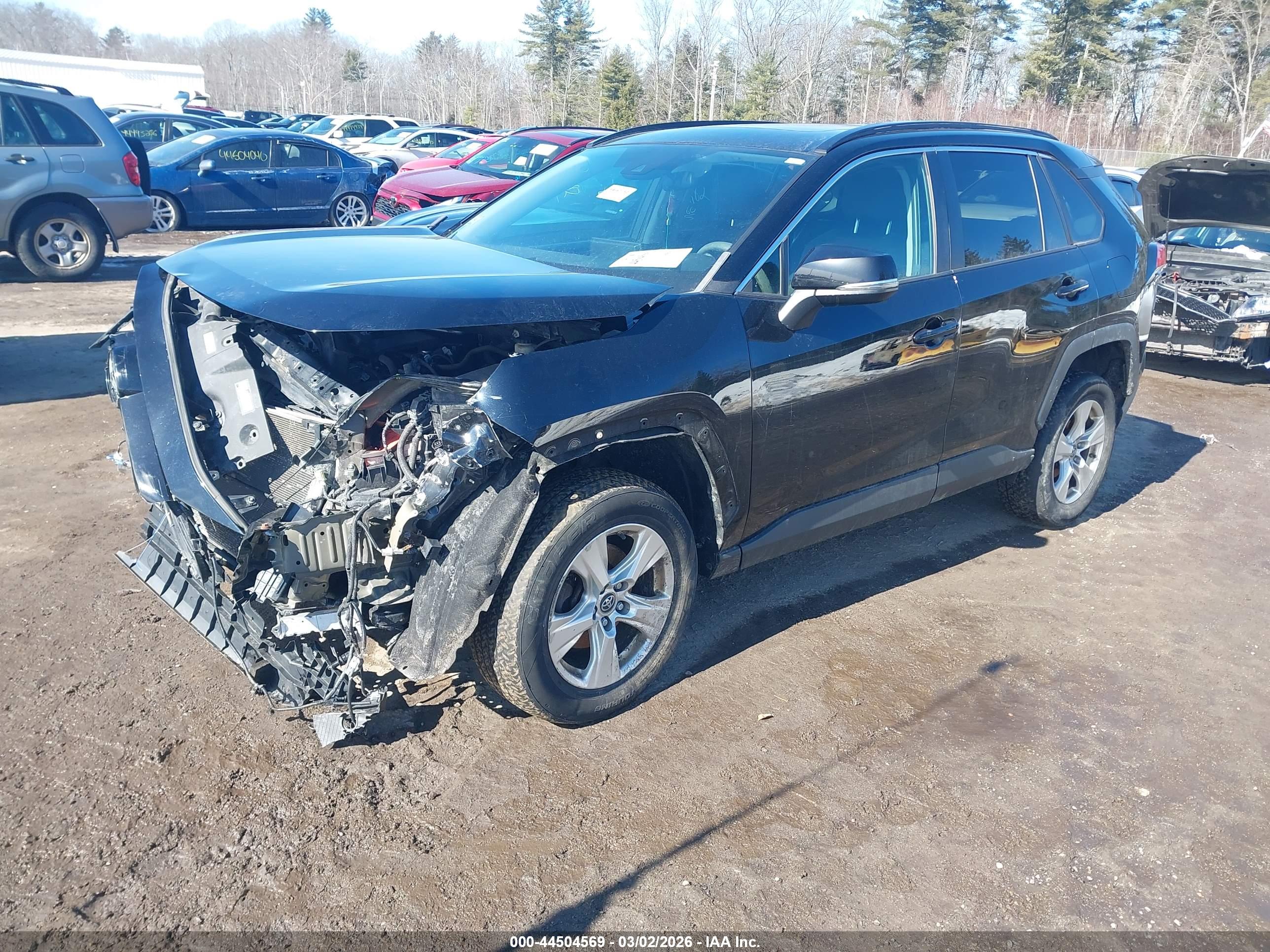 TOYOTA RAV4 image 2