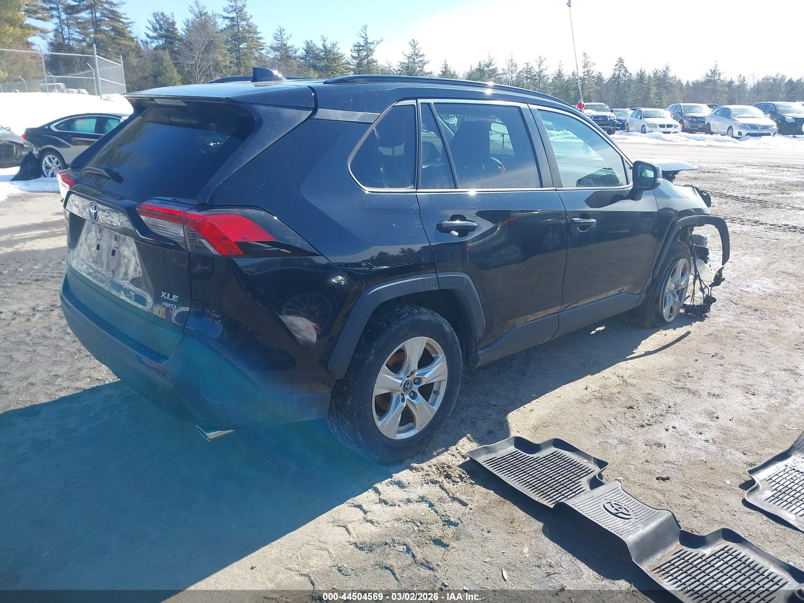 TOYOTA RAV4 image 4