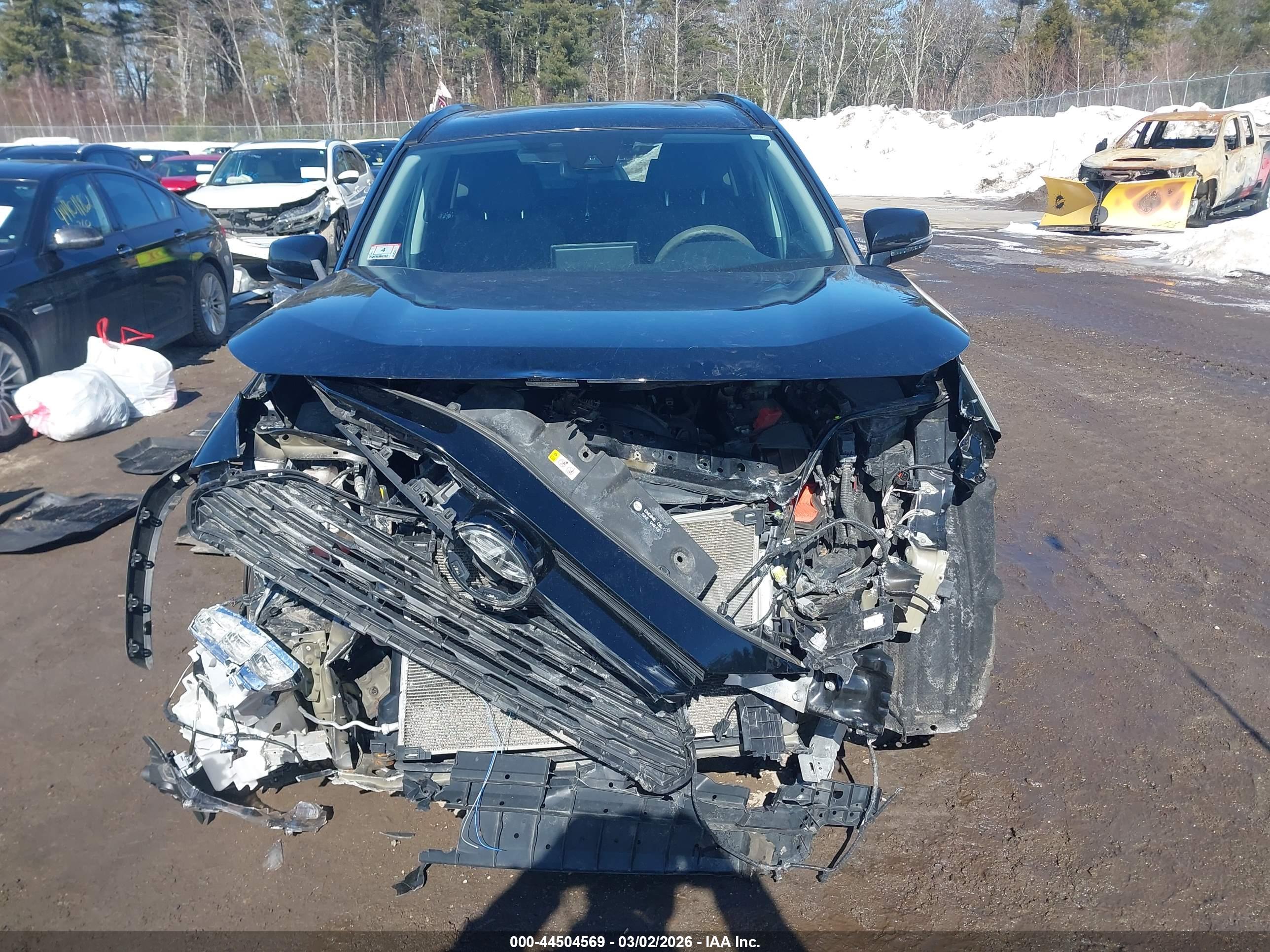 TOYOTA RAV4 image 6