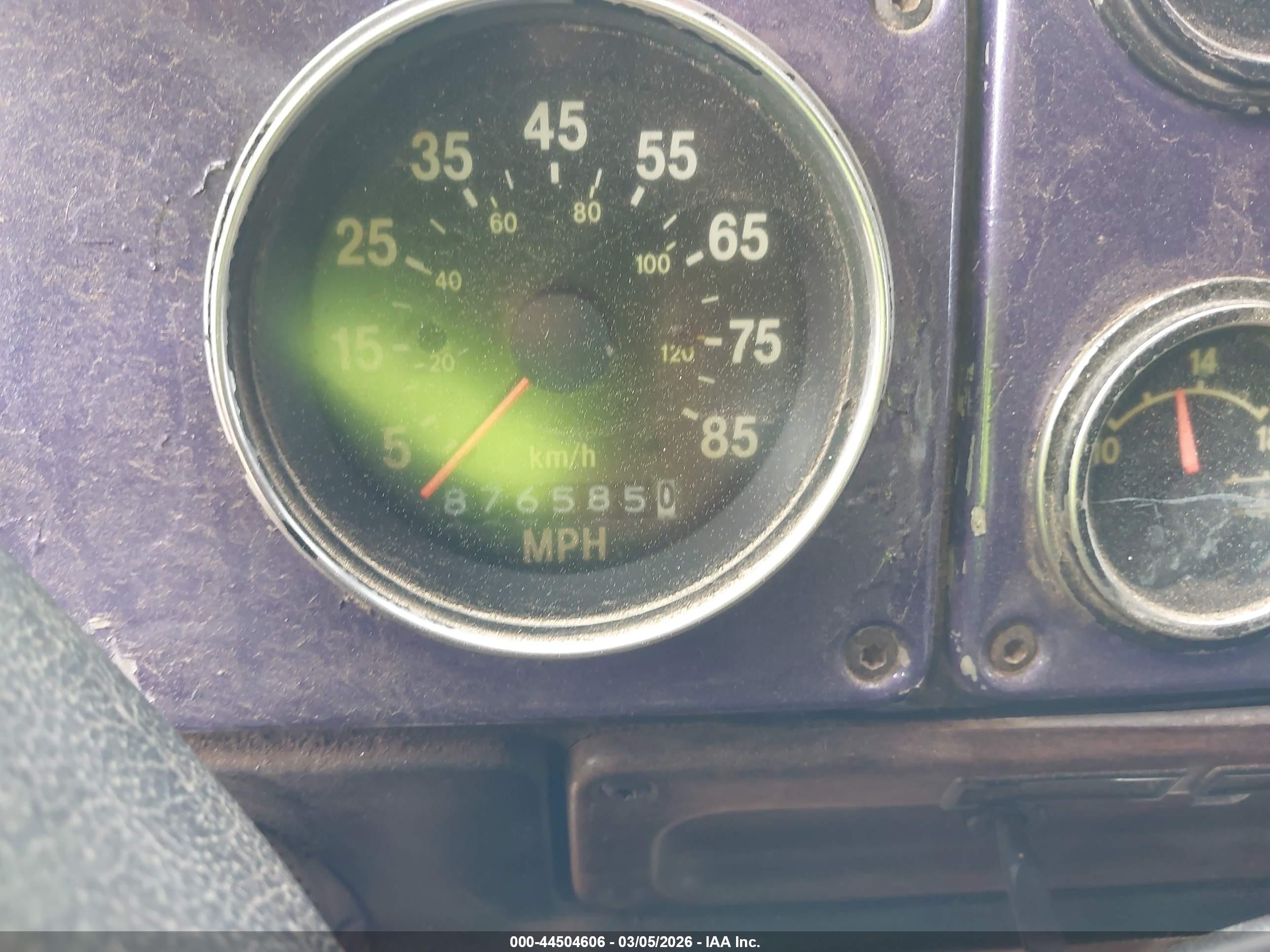 FREIGHTLINER CONVENTIONAL image 6