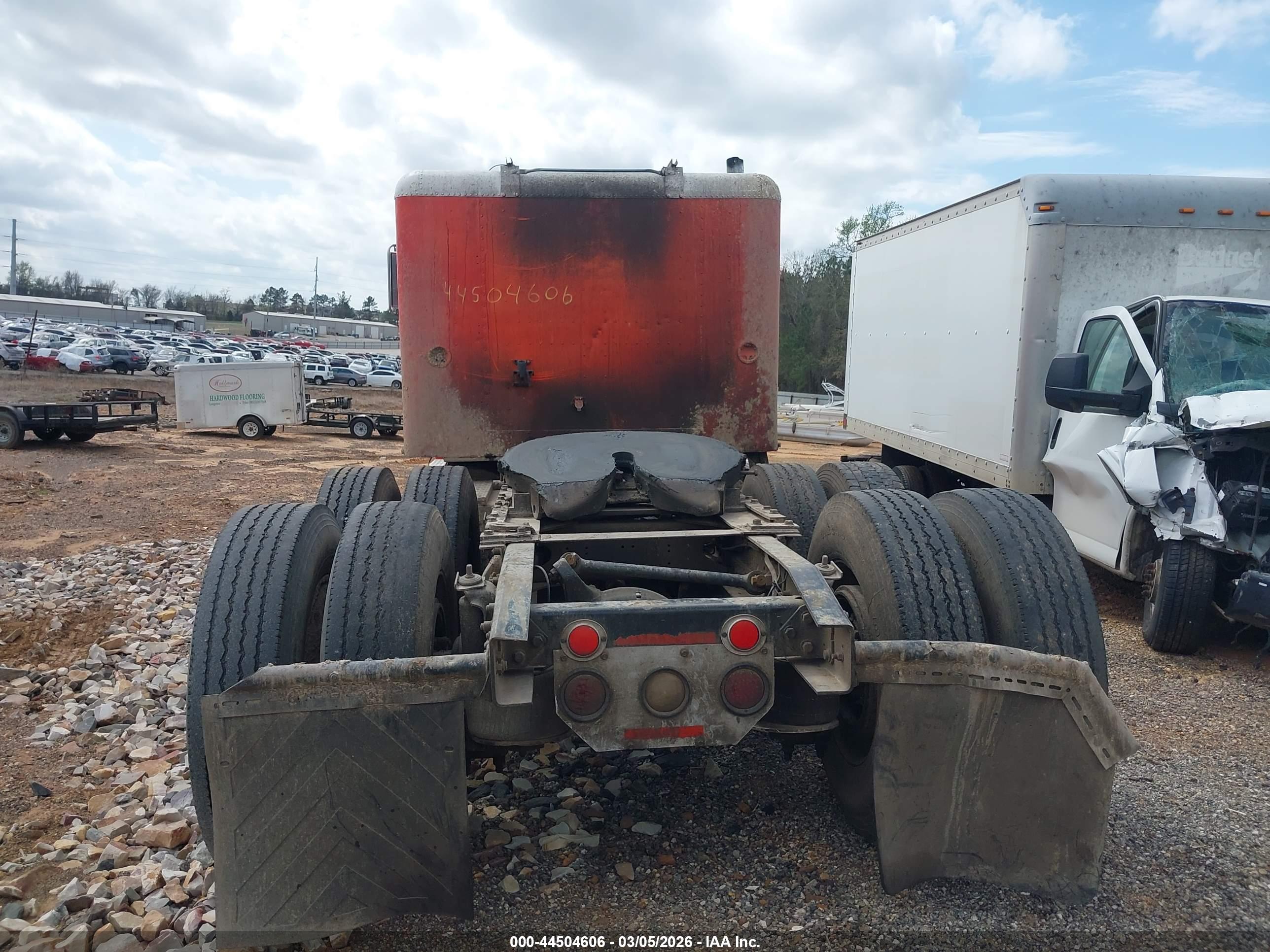FREIGHTLINER CONVENTIONAL image 7