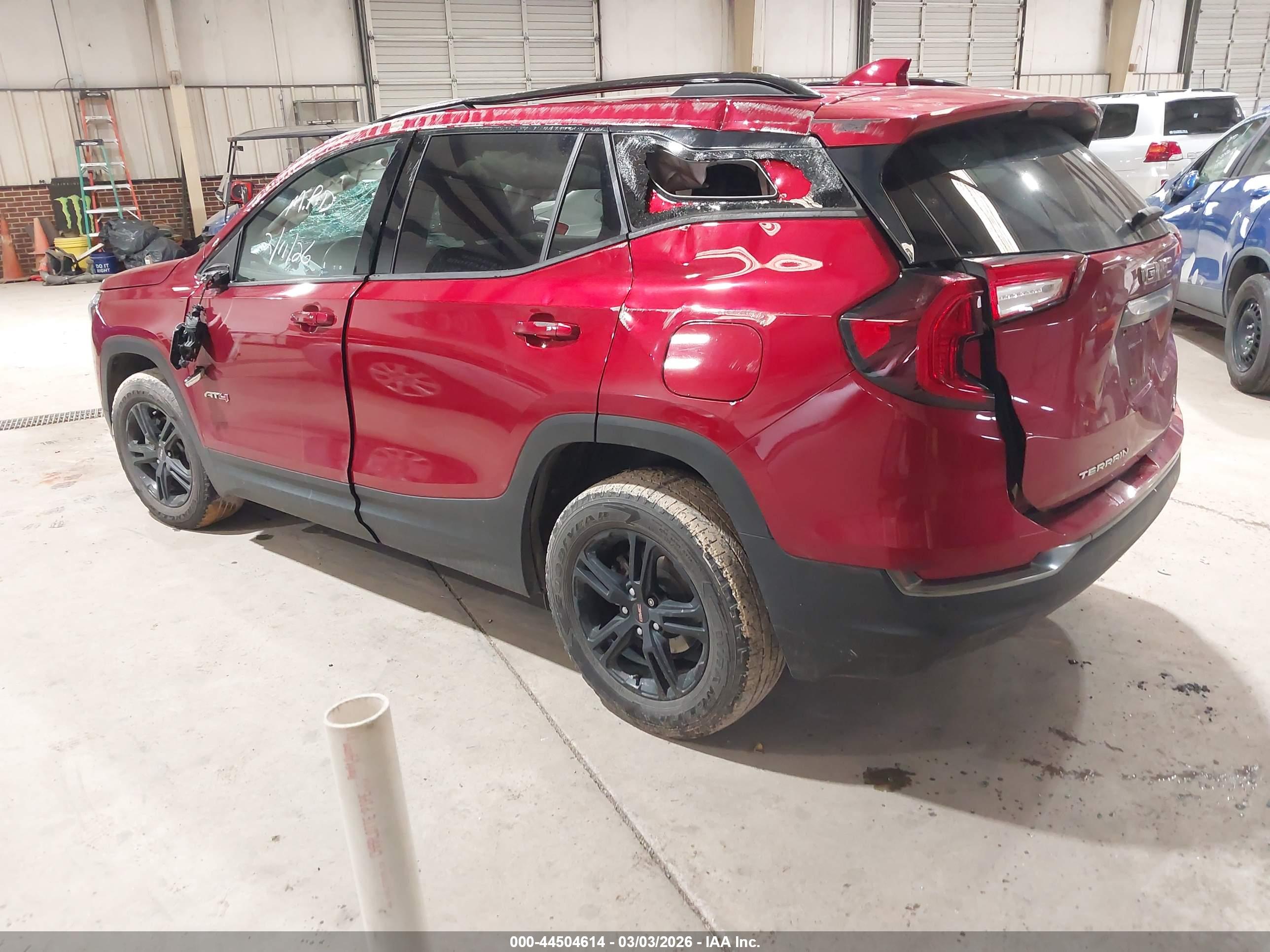 GMC TERRAIN image 3