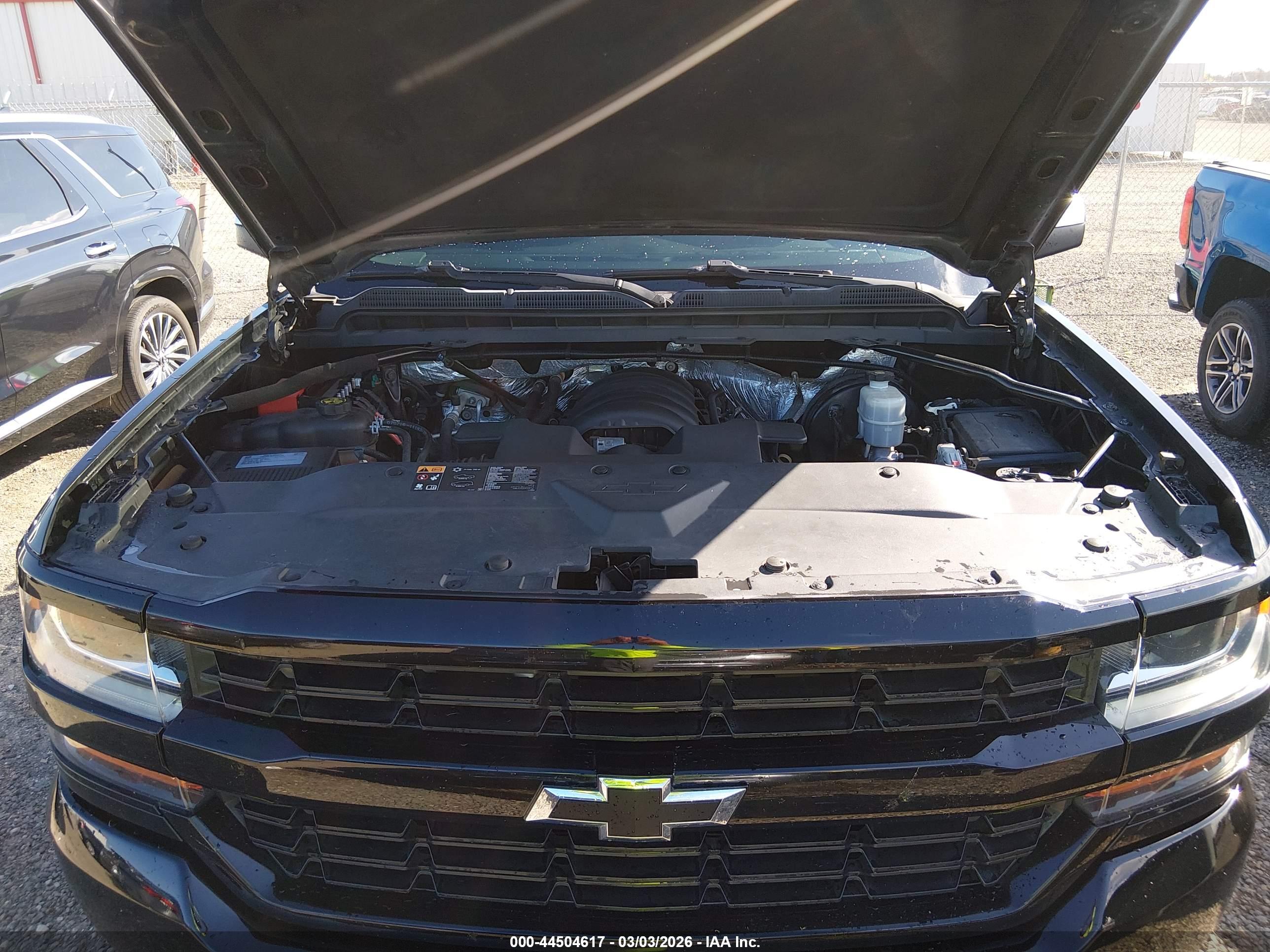CHEVROLET SILVERADO image 10