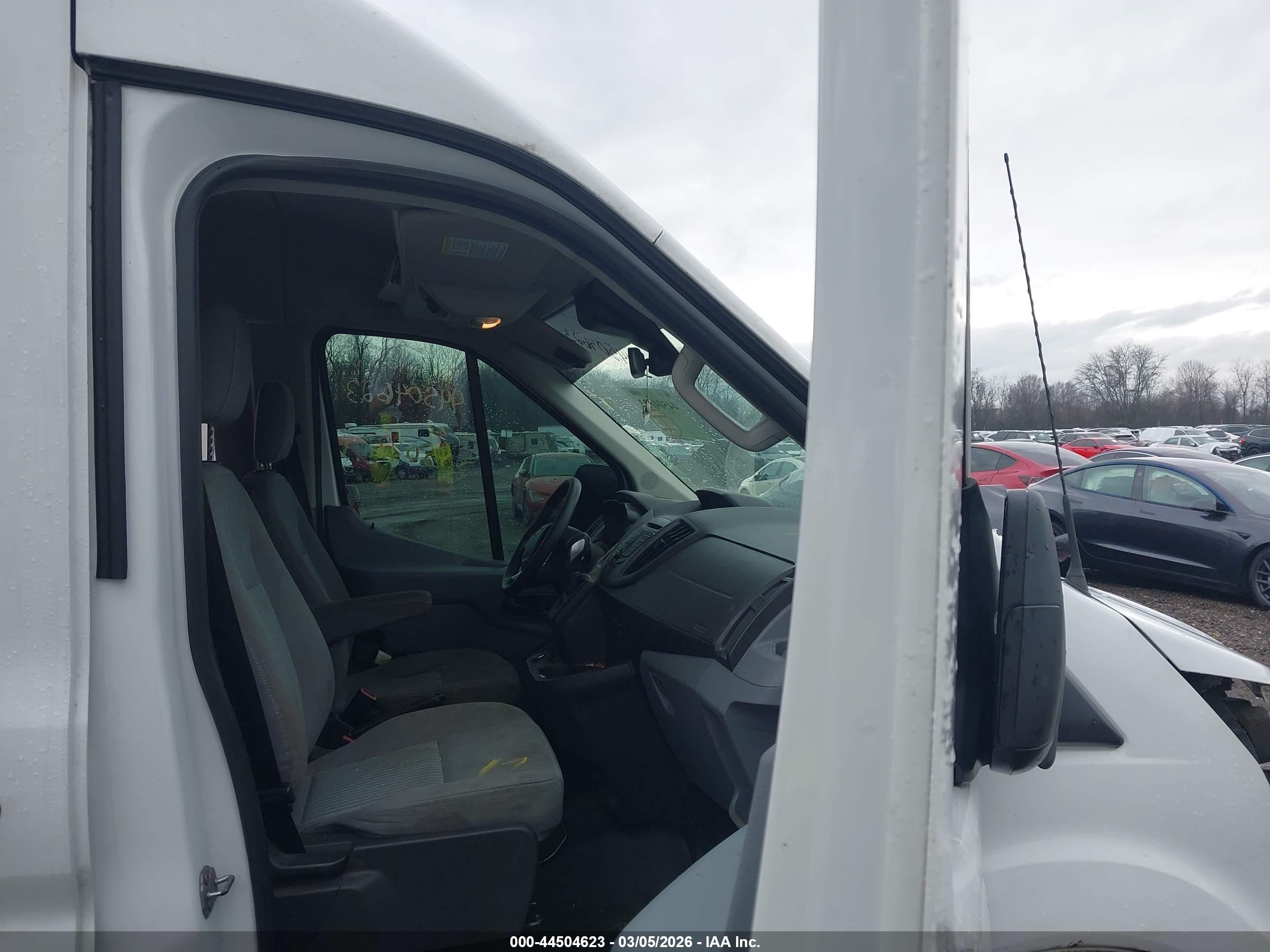 FORD TRANSIT-350 image 5