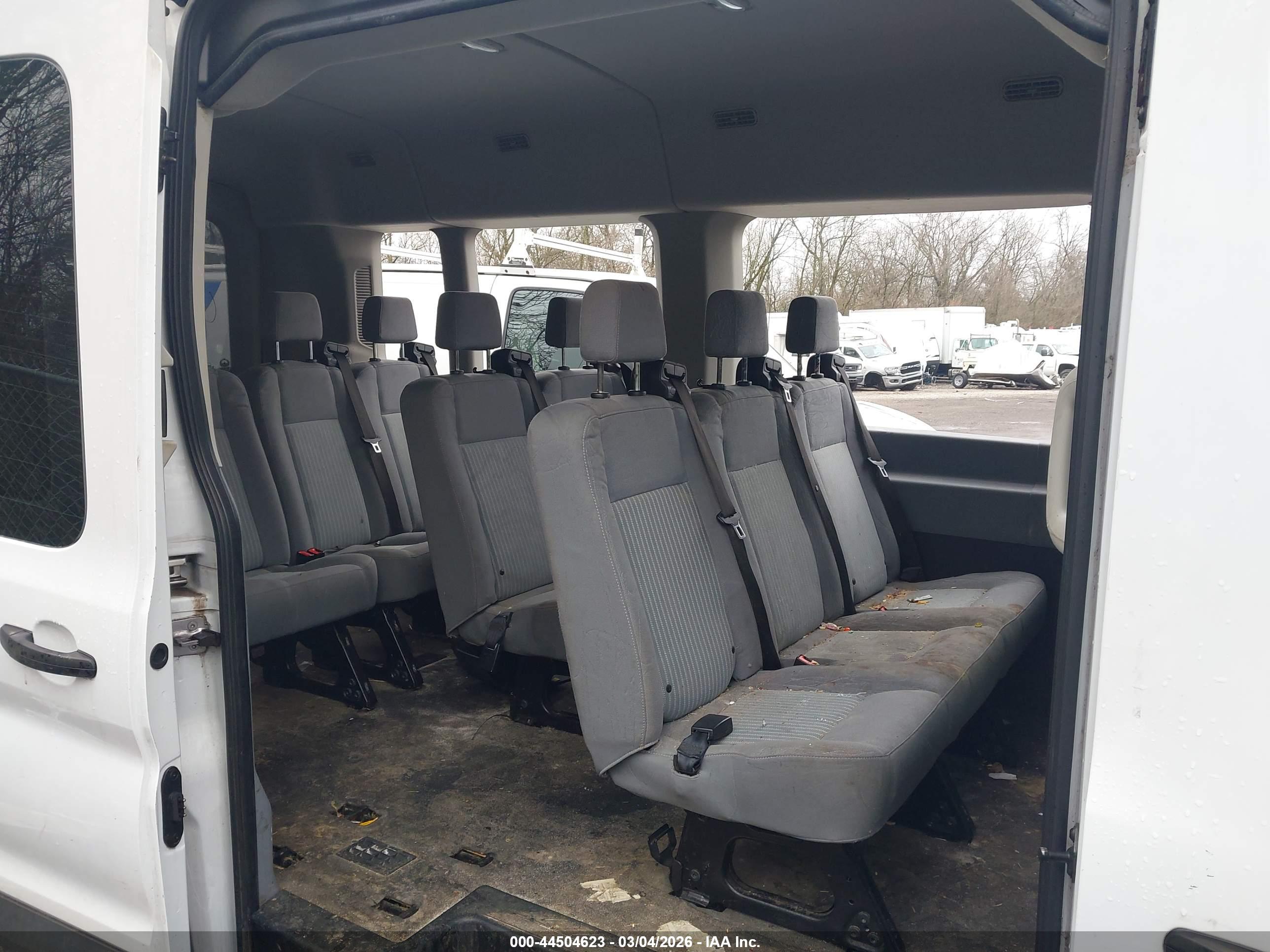 FORD TRANSIT-350 image 8