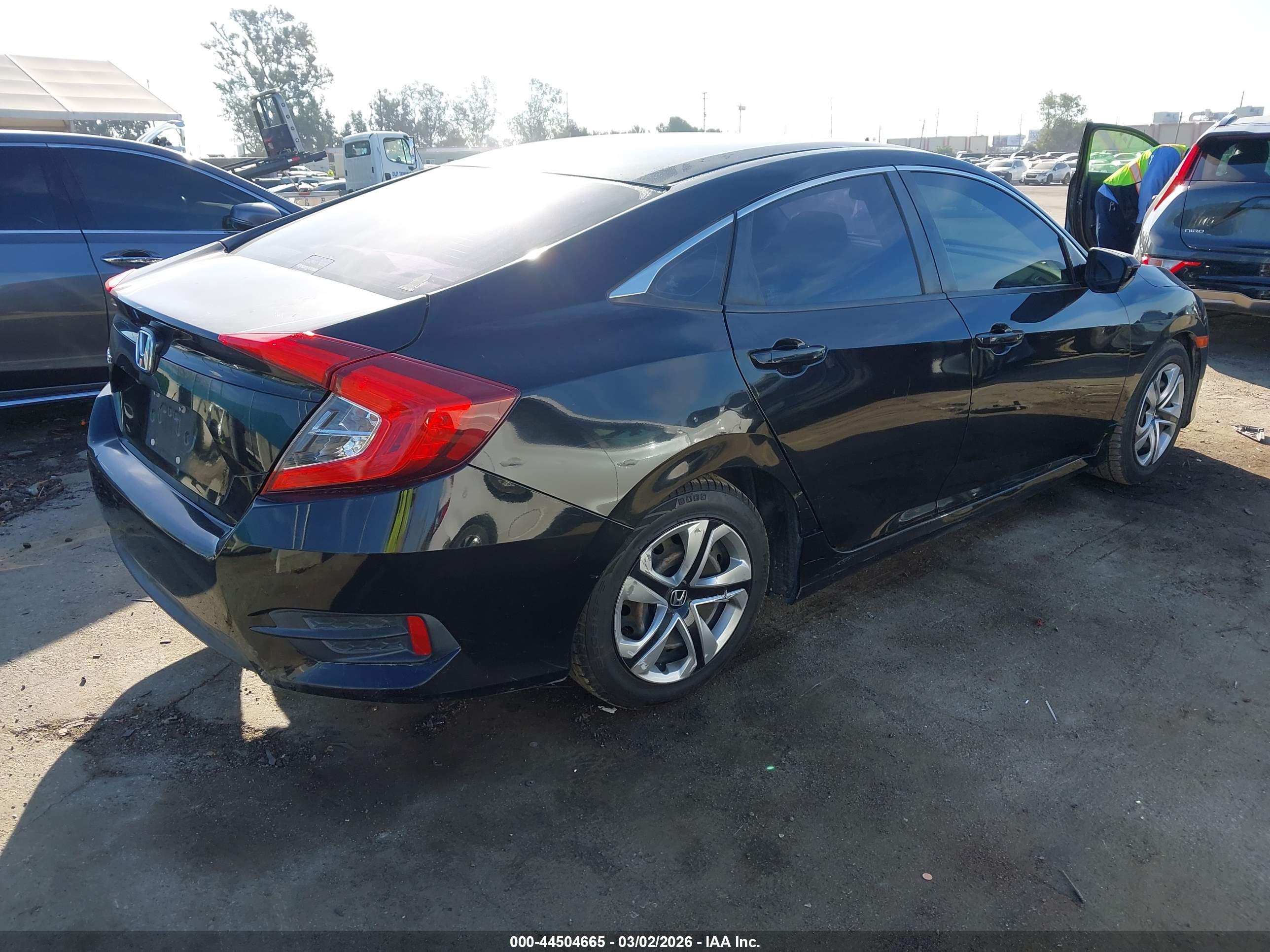 HONDA CIVIC image 4