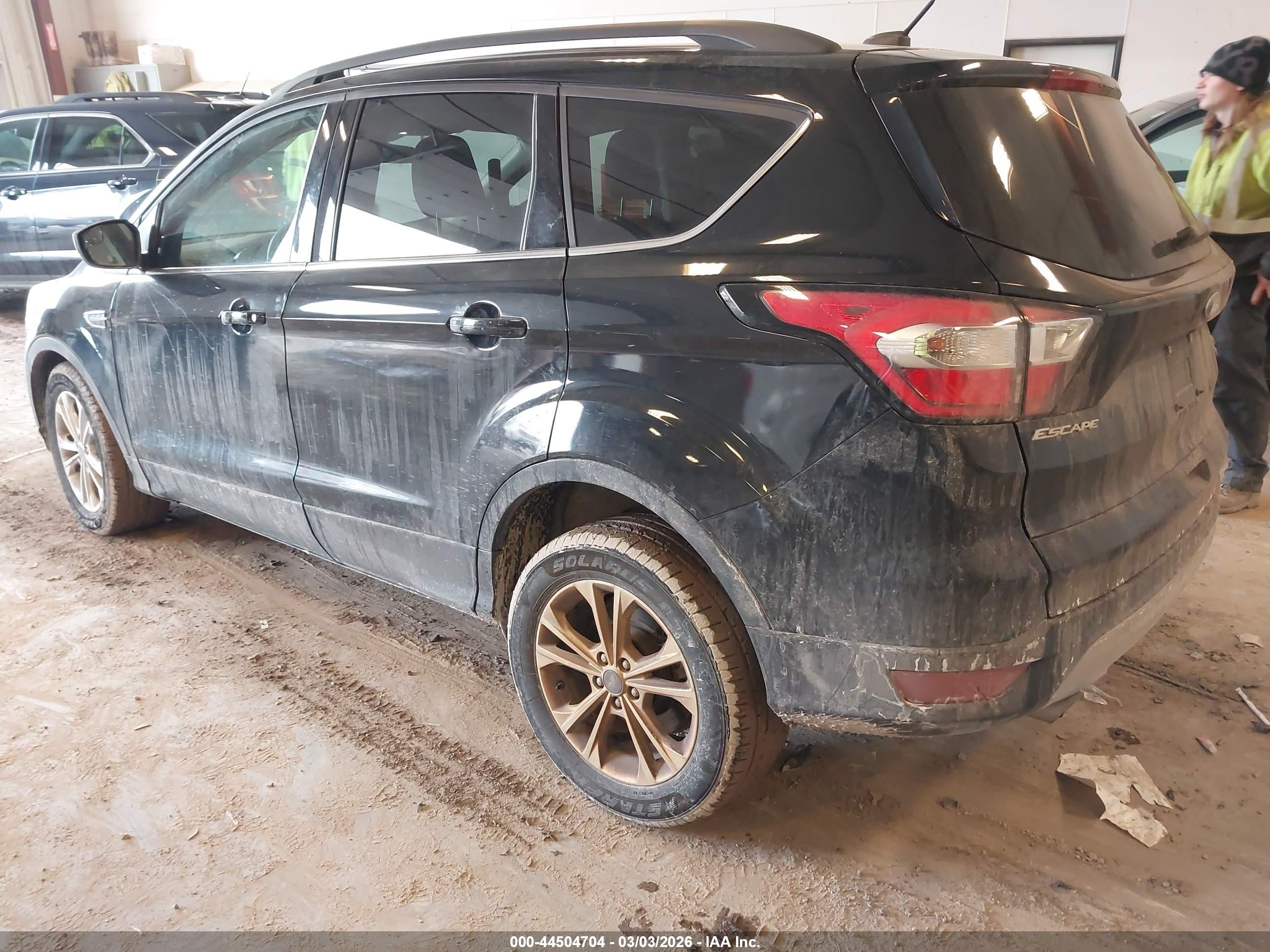 FORD ESCAPE image 3