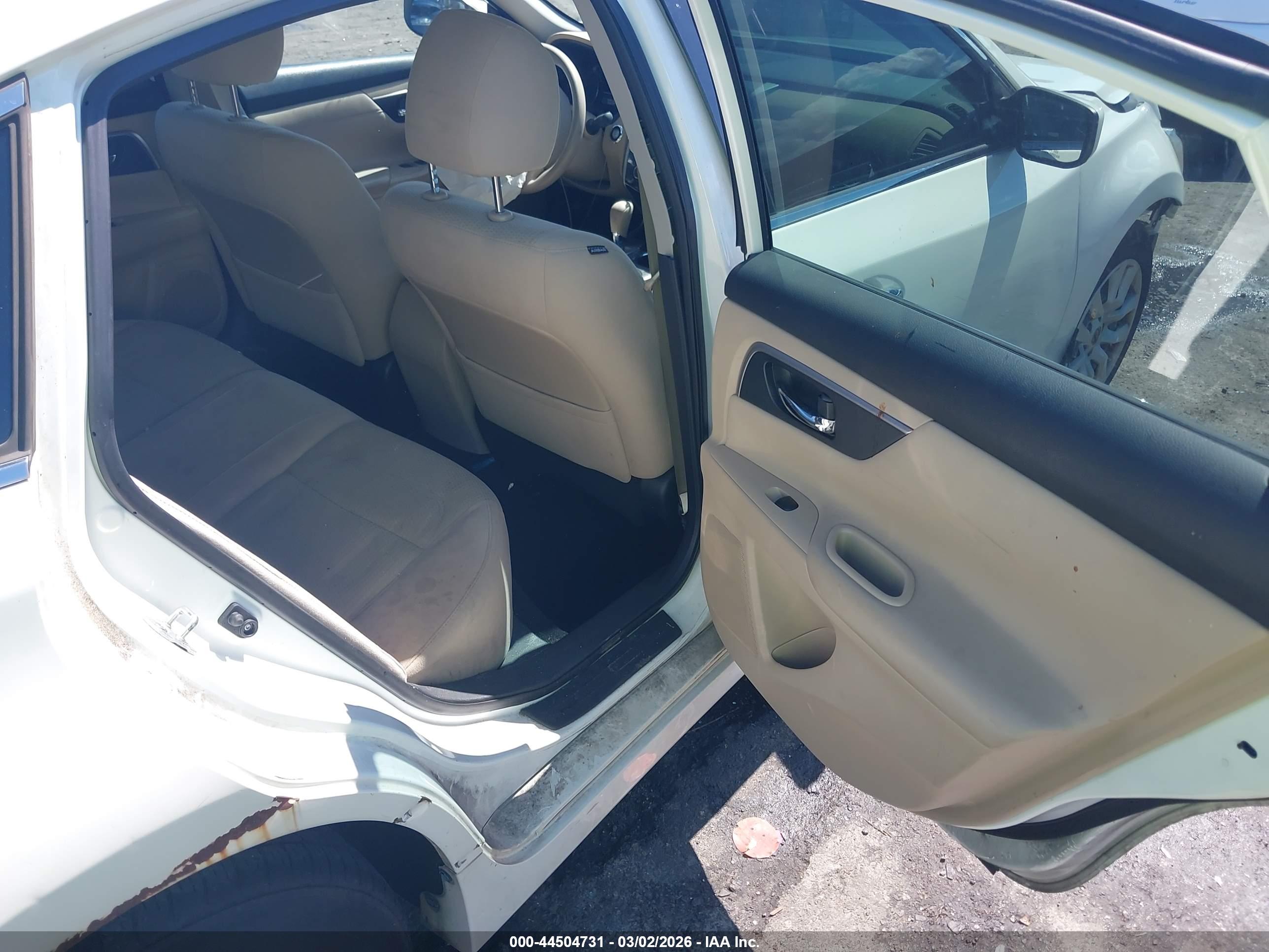 NISSAN ALTIMA image 8