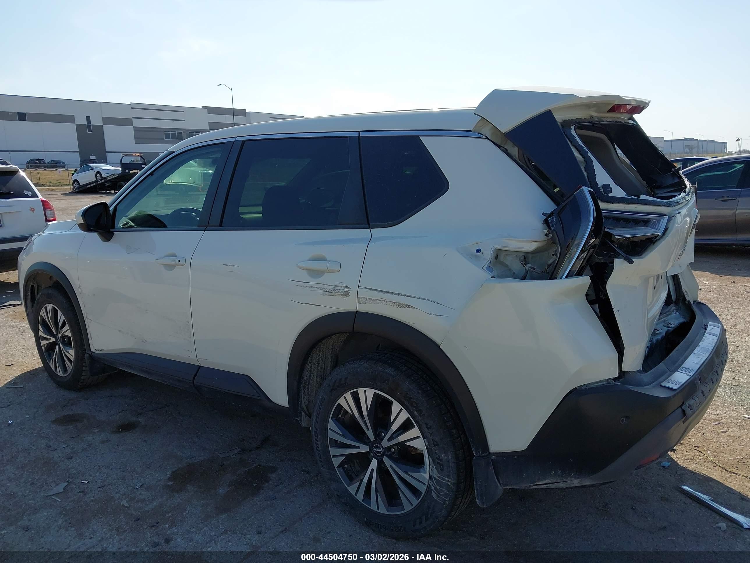 NISSAN ROGUE image 6
