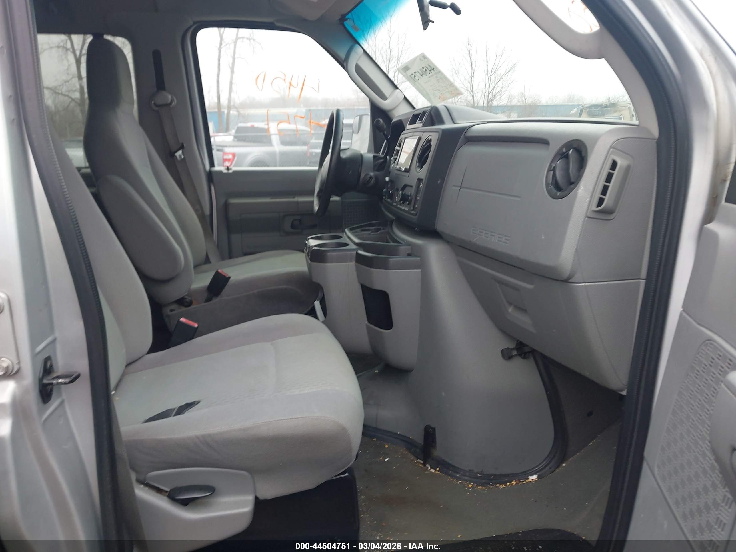 FORD E-350 image 5