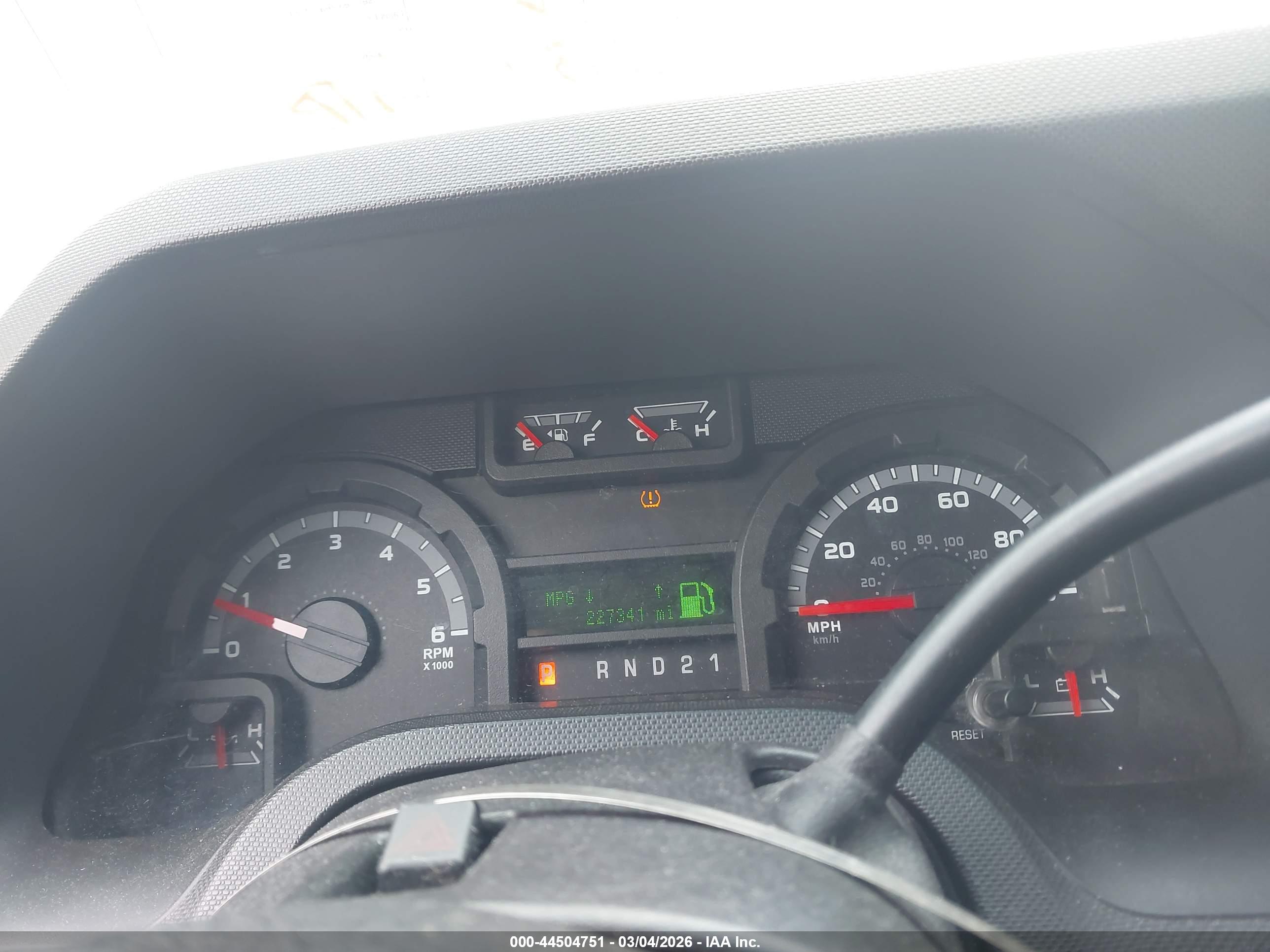 FORD E-350 image 7